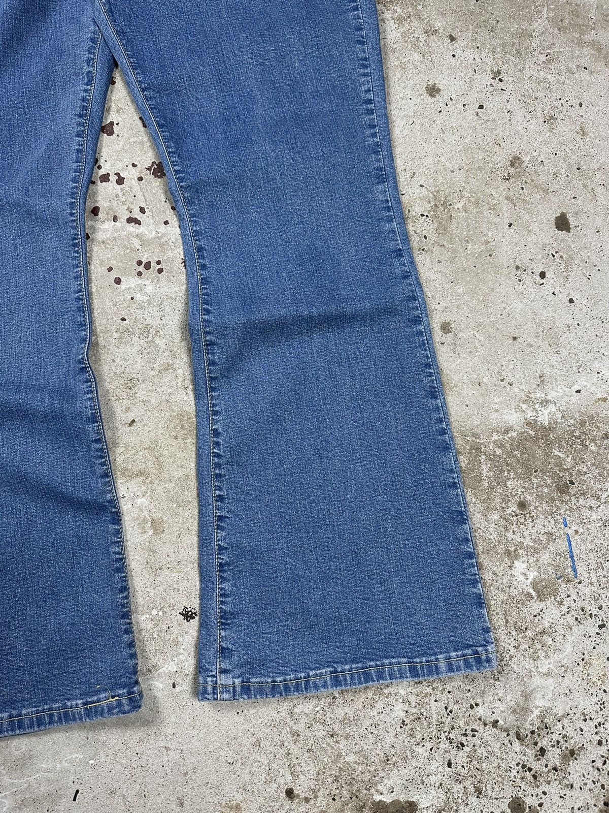 Levi's × Vintage DSWT Vintage 2003 Levi’s 584 Flare Bootcut Denim Pants Jeans Size US 32 / EU 48 - 3 Thumbnail