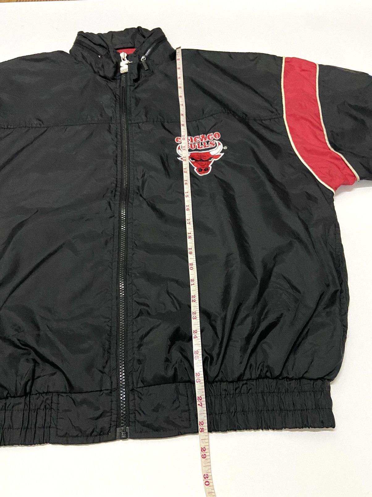 NBA × Vintage VINTAGE 90'S CHICAGO BULLS WINDBREAKER Size US L / EU 52-54 / 3 - 9 Thumbnail