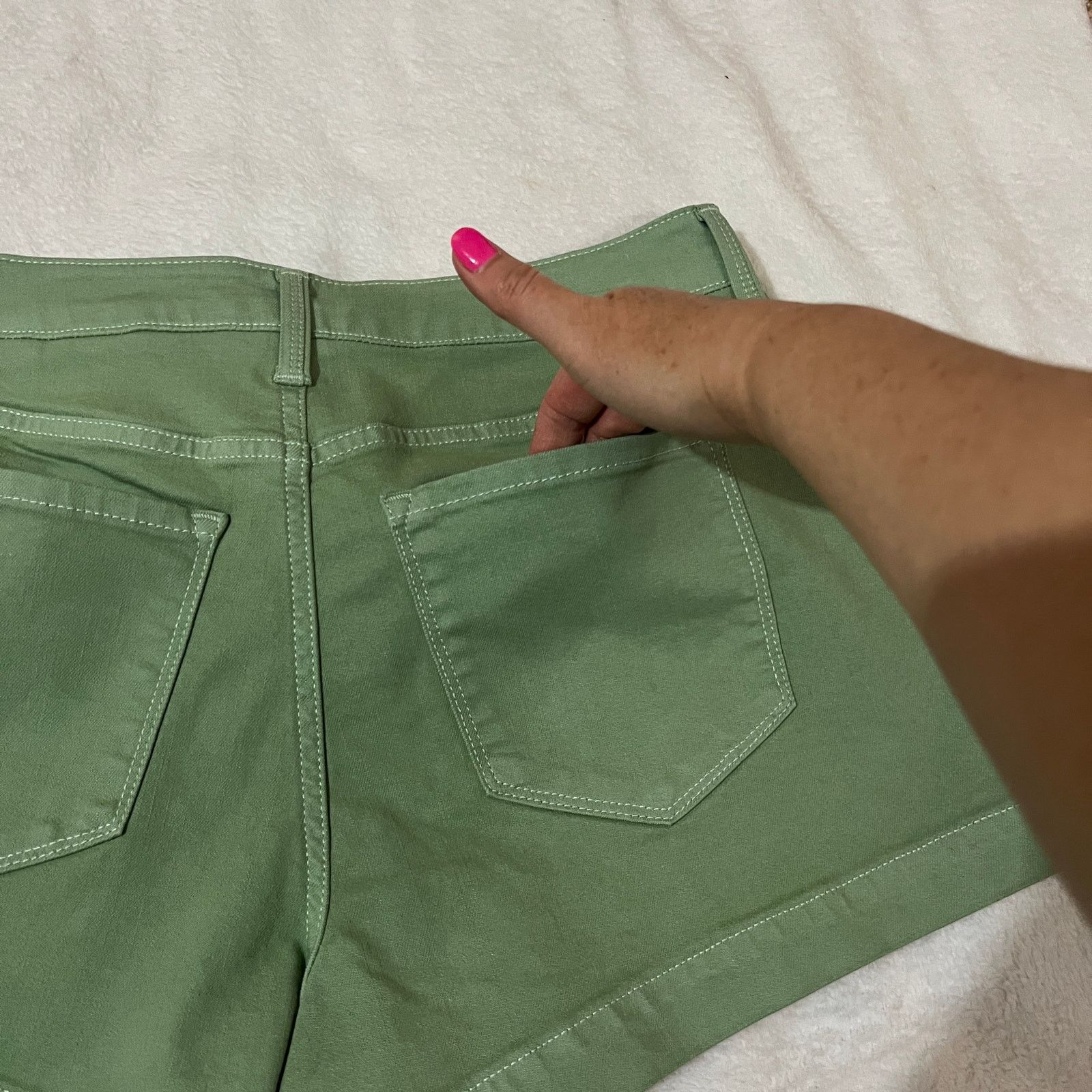 Other Light Green Lycra Stretchy 5 Pocket Mid Rise Shorts Size 28" / US 6 / IT 42 - 6 Thumbnail