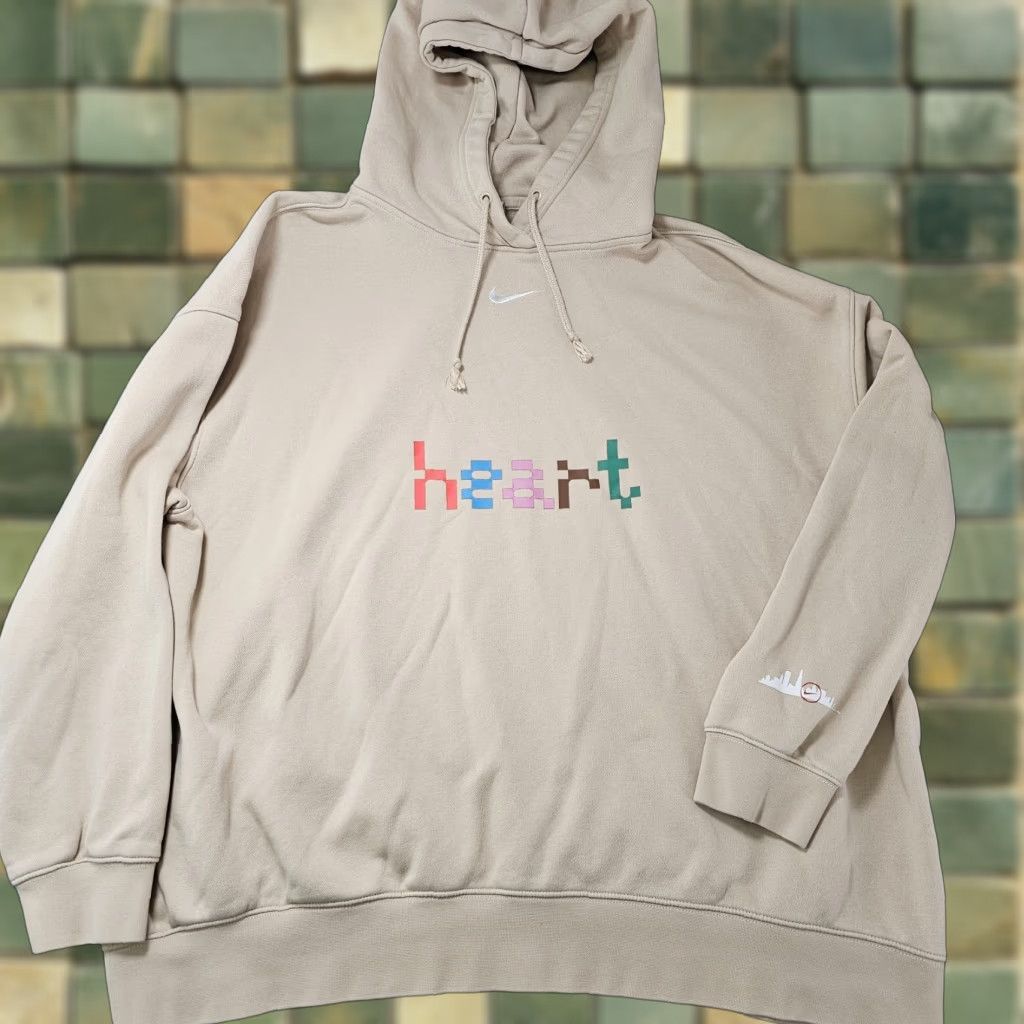 Nike Nike Hoodie Womens XL Brown Heart Chicago Skyline Oversized Fleece Center Check Size XL / US 12-14 / IT 48-50 - 1 Thumbnail