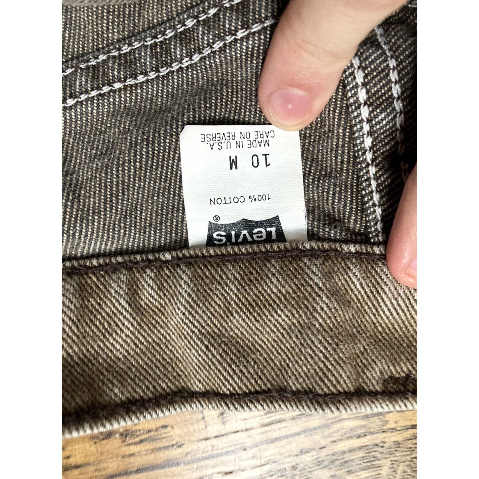 Levi's VINTAGE Levis 551 Jeans Womens 10 M 28x30 Beige Denim Tapered USA Made 90s Vtg 1993 Size 32" / US 10 / IT 46 - 7 Thumbnail