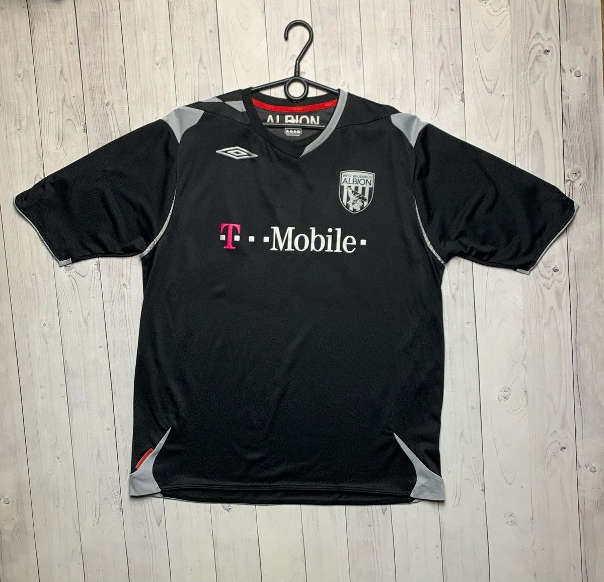 Umbro × Vintage Vintage Umbro soccer jersey size XL West Bromwich black Size US XL / EU 56 / 4 - 1 Thumbnail