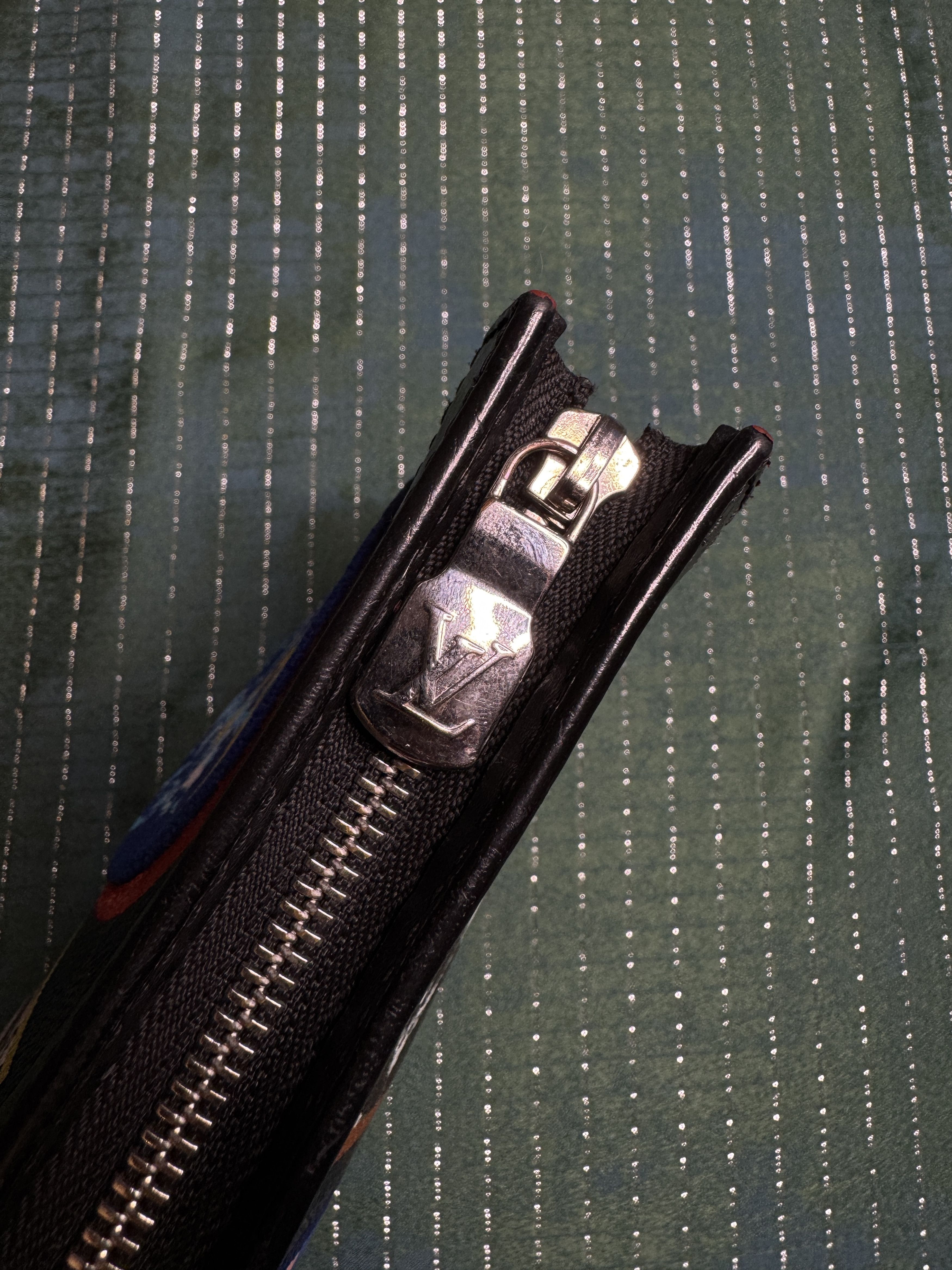 Louis Vuitton Louis Vuitton Alps Pochette Voyage Size ONE SIZE - 3 Thumbnail