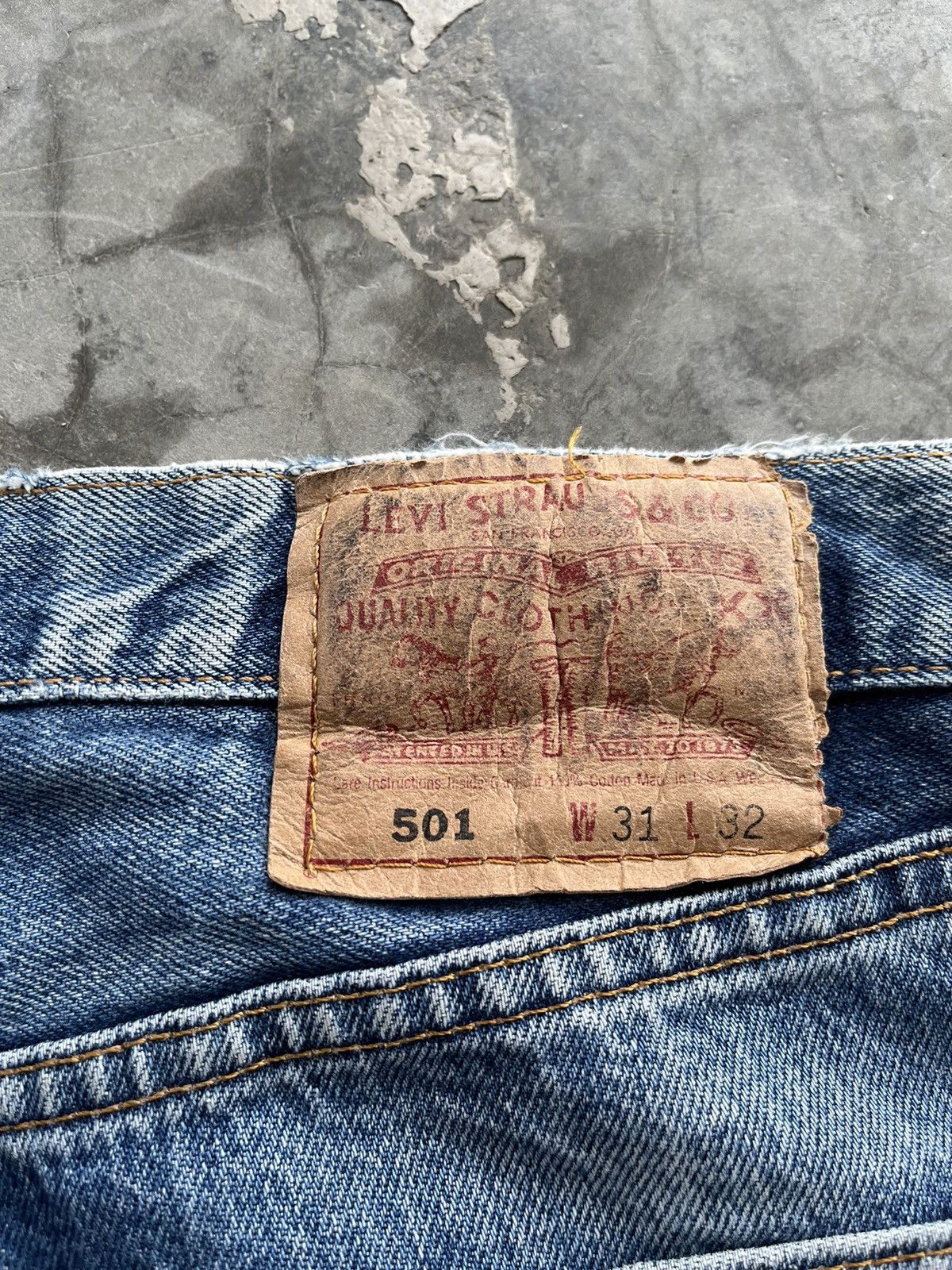 Levi's Vintage Levis 501 distressed faded blue button fly 553 Size US 30 / EU 46 - 11 Thumbnail