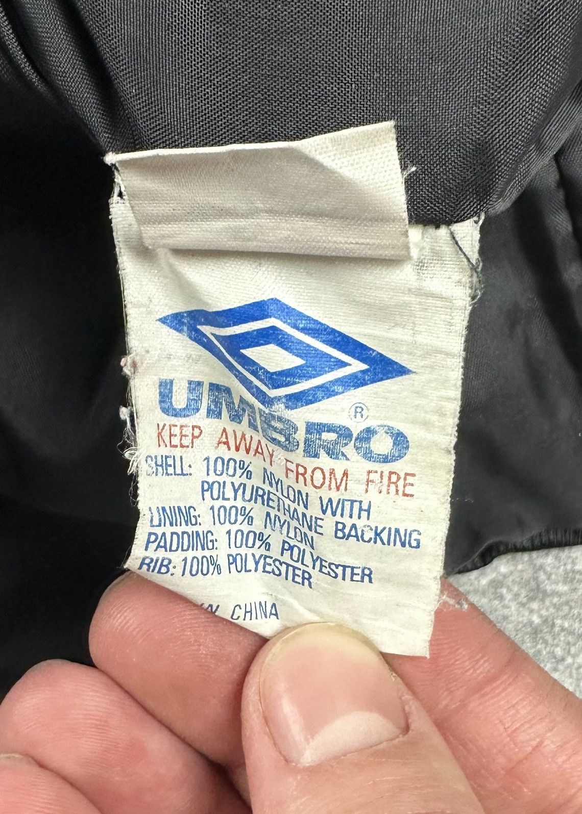 Umbro Umbro Manchester United Vintage Retro Soccer Vest Size US XS / EU 42 / 0 - 13 Thumbnail
