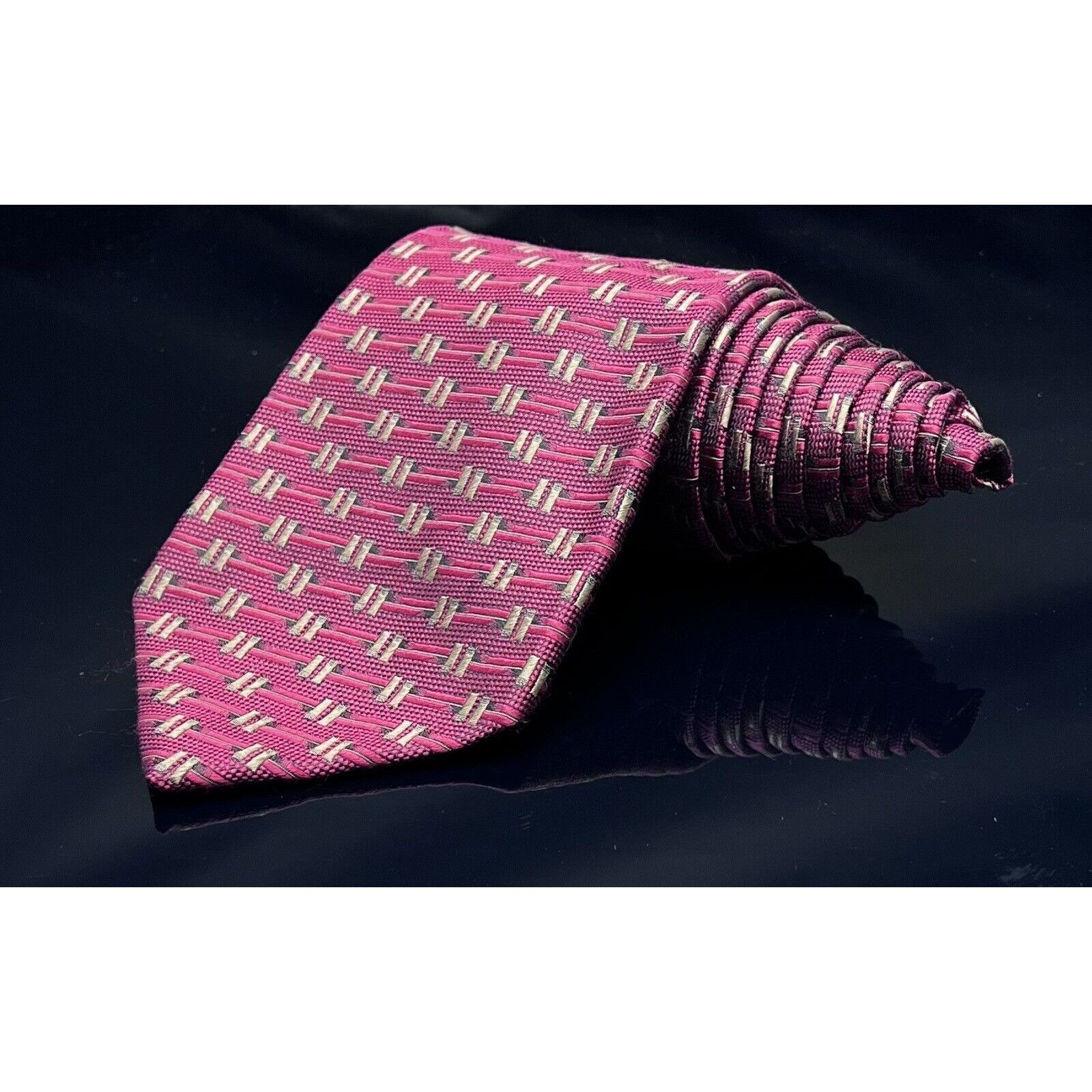 Vintage JZ RICHARDS Men’s Designer Red Geometric 100% Silk Tie Size ONE SIZE - 1 Thumbnail