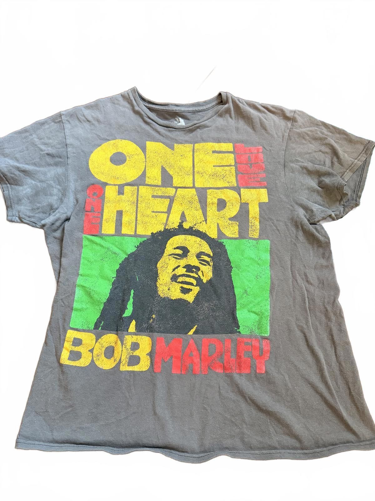 Zion Rootswear Bob Marley One Love Heart Graphic T-Shirt Size ONE SIZE - 1 Thumbnail