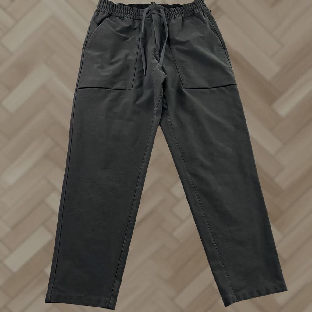 Lululemon Lululemon Bowline Pant Utilitech Fabric Casual Flat Front Pants Men's L Gray Size US 33 - 1 Thumbnail
