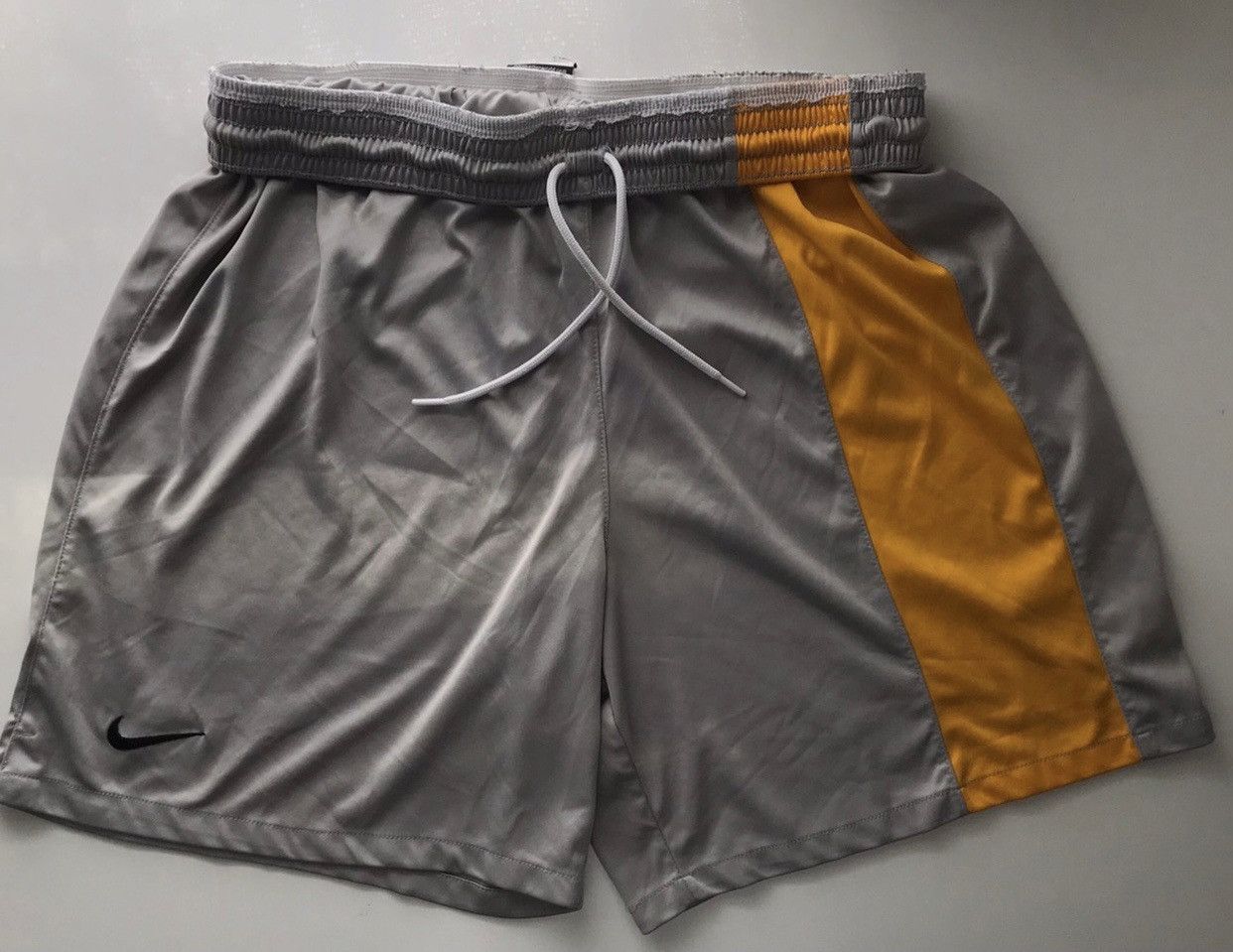 Nike Vintage Nike Tech Reverse Swoosh Shorts Size US 30 / EU 46 - 1 Thumbnail