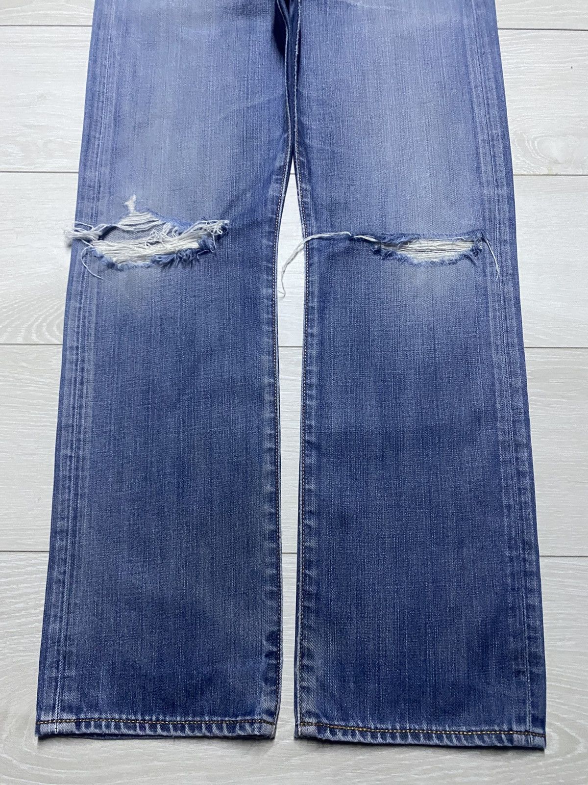 Levi's Vintage Levis 501 Y2K Faded Wash Distressed Loose Jeans Size US 33 - 5 Thumbnail