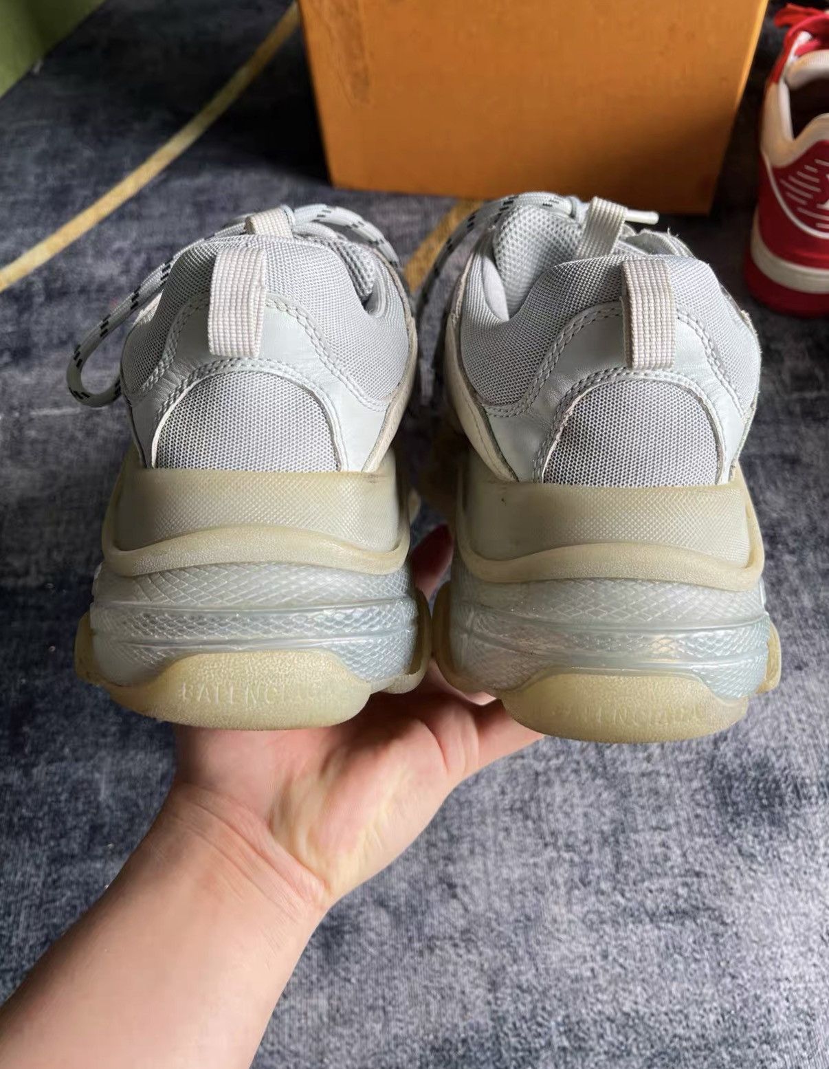 Balenciaga Balenciaga Triple S Grey White Dad Sneakers J42 Size US 9.5 / EU 42-43 - 3 Thumbnail