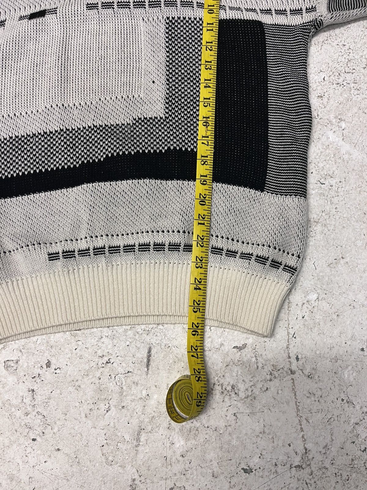 Vintage Vintage black and white knit sweater Size US L / EU 52-54 / 3 - 5 Thumbnail
