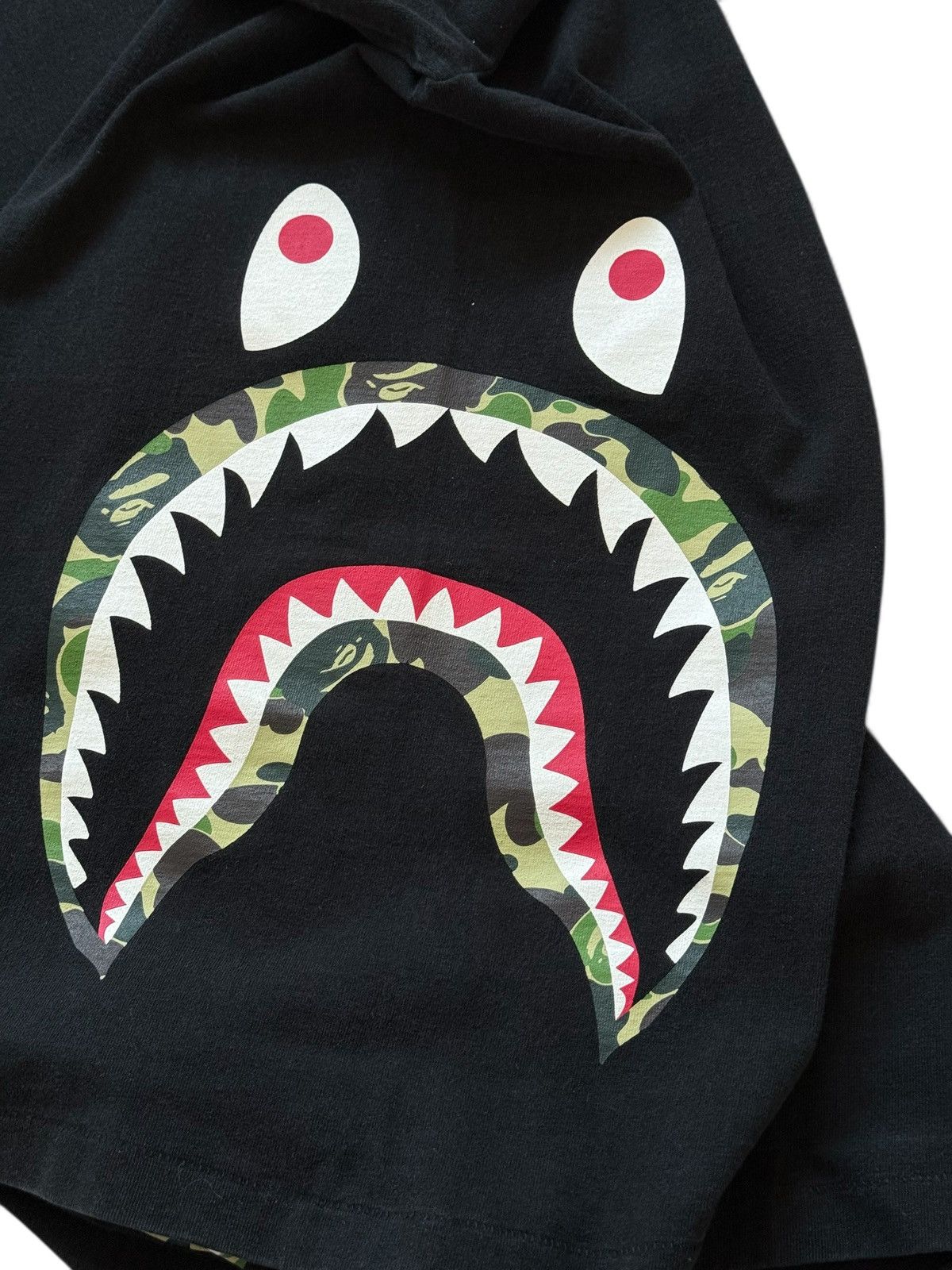 Bape Bape Camo Side Shark Graphic T-Shirt Size US L / EU 52-54 / 3 - 3 Thumbnail