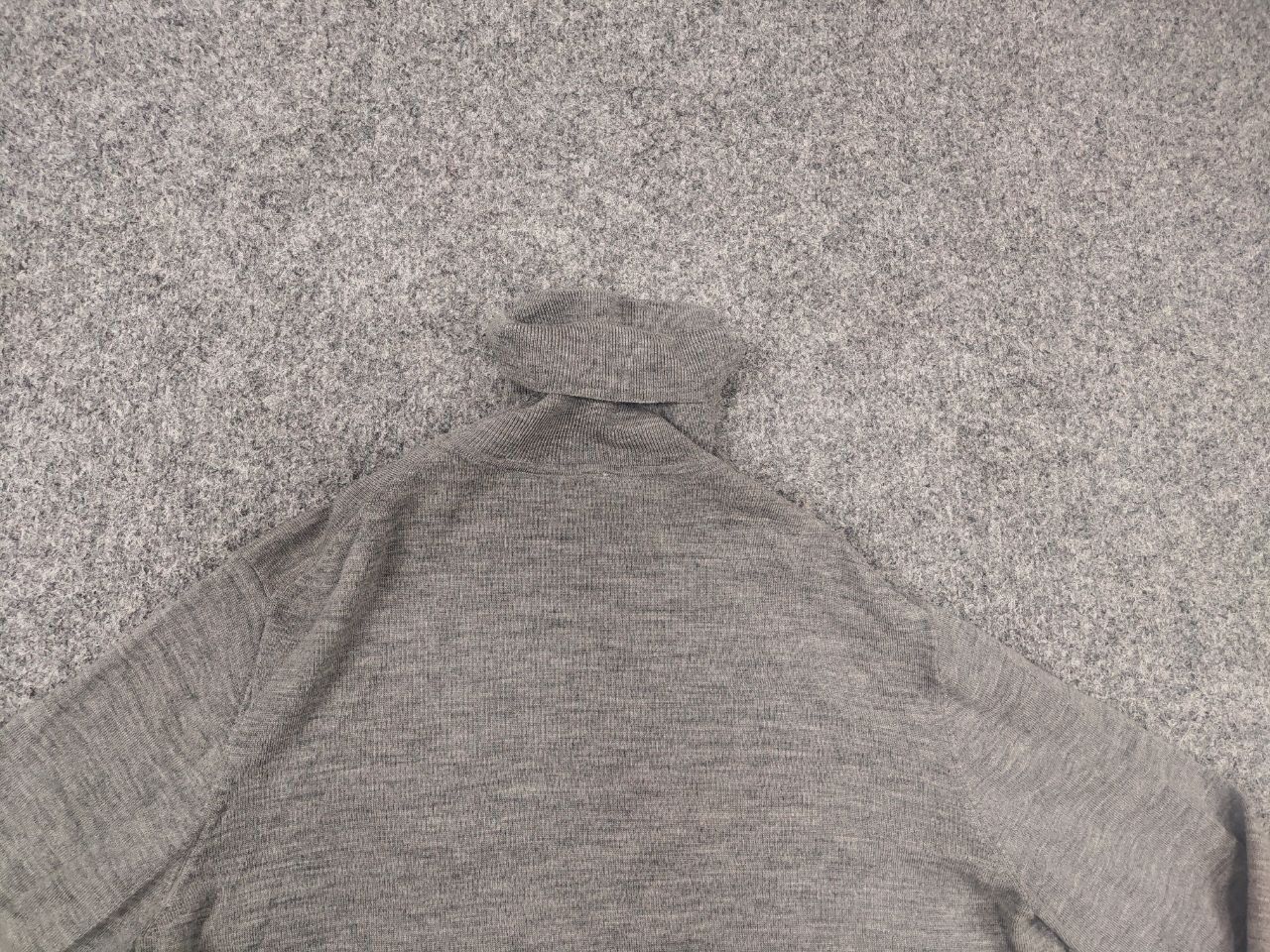 Uniqlo Uniqlo light wool Sweater high turtleneck collar Gray Color Size US M / EU 48-50 / 2 - 9 Thumbnail