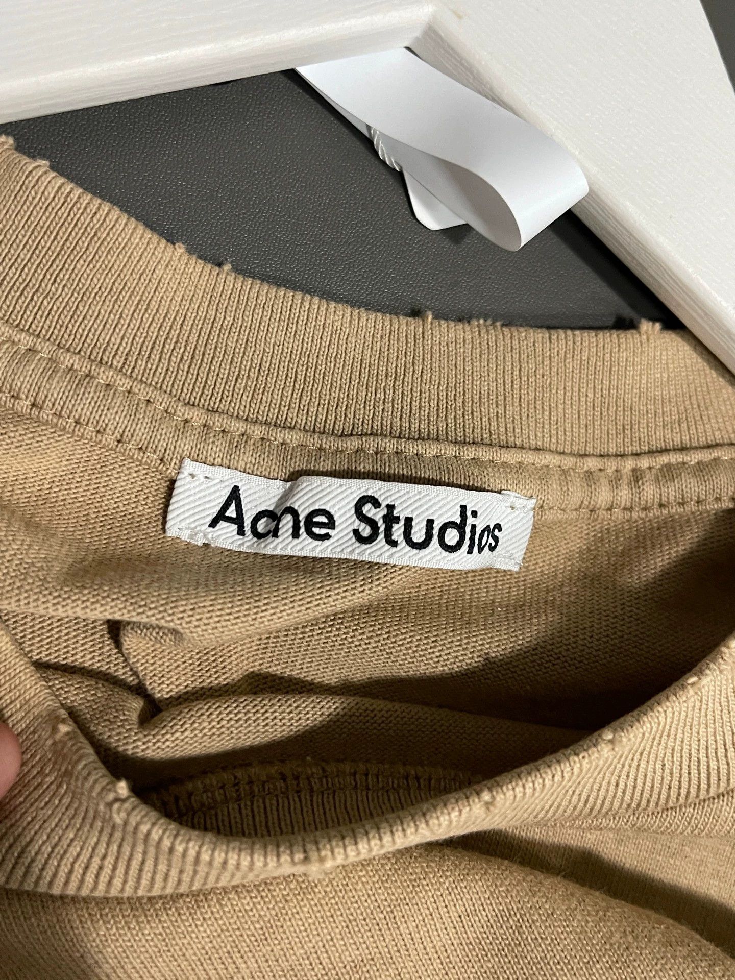 Acne Studios Acne Studios Heart Logo Print longsleeve size S Size US L / EU 52-54 / 3 - 6 Thumbnail