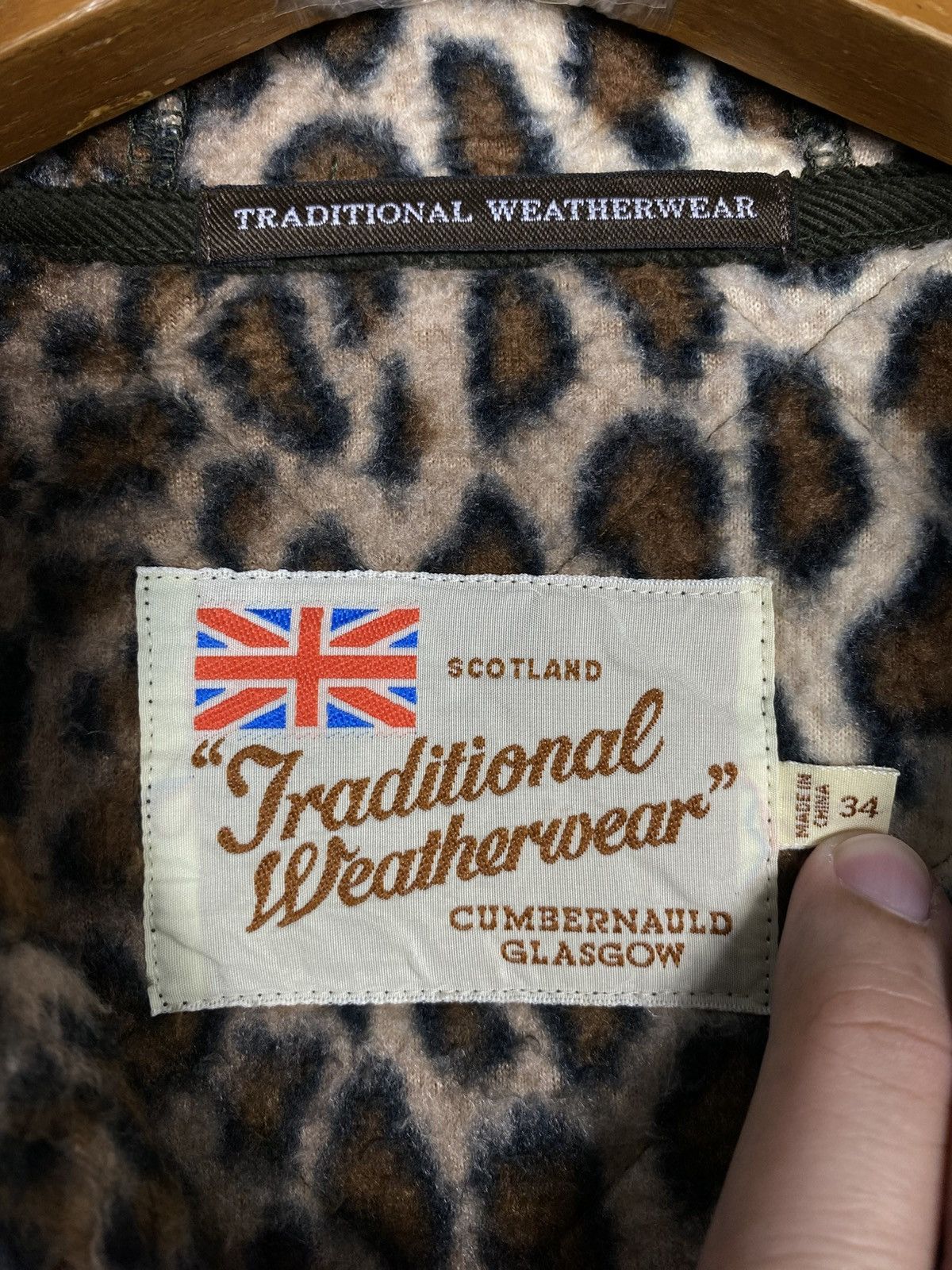Traditional Weatherwear Rare‼️ Traditional Weatherwear Quilted Leopard Hoodie Size S / US 4 / IT 40 - 6 Thumbnail