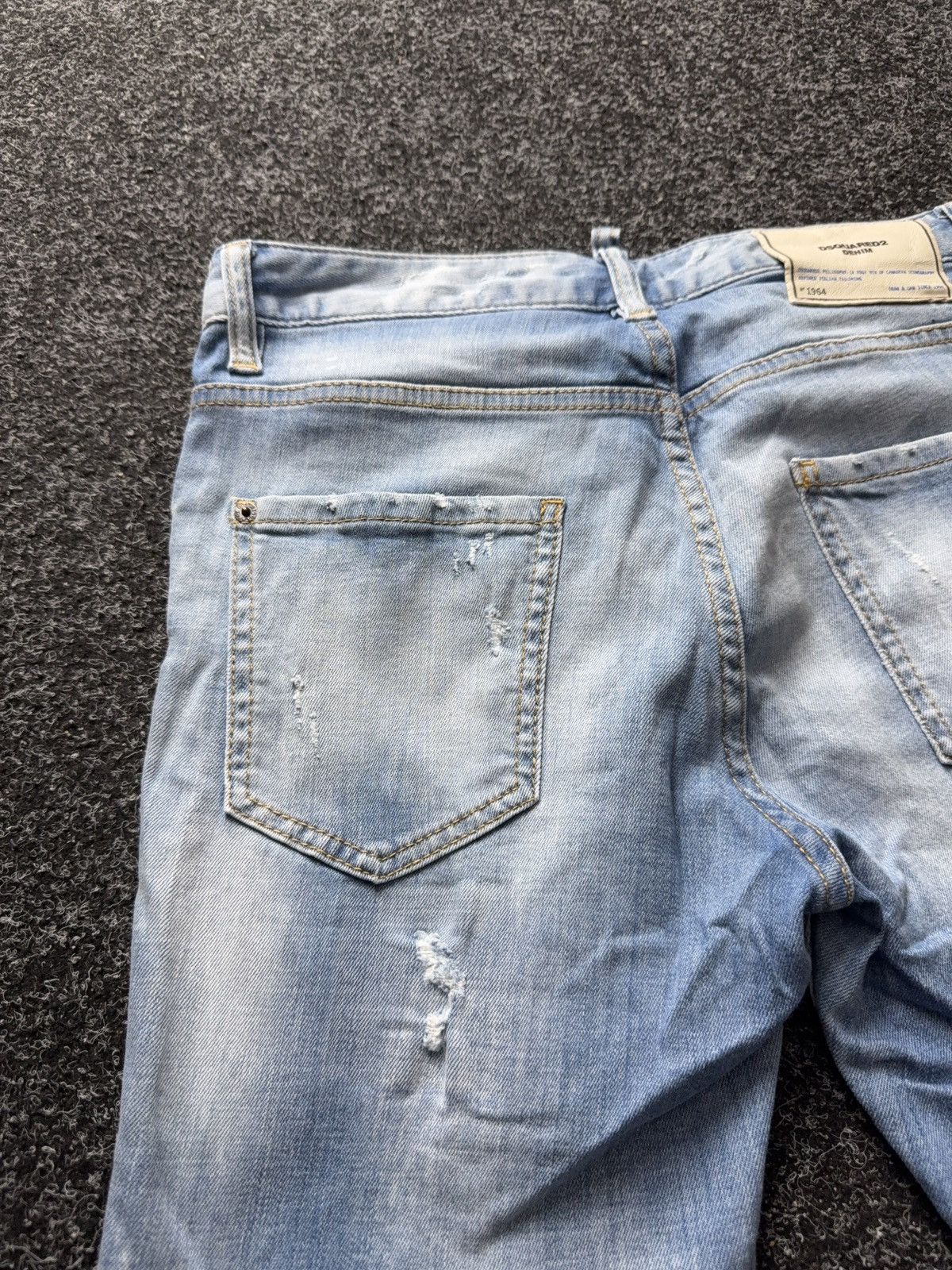 Dsquared2 00s Dsquared2 Distressed Light Wash Denim Jeans Size 38 Size 26" / US 2 / IT 38 - 16 Thumbnail