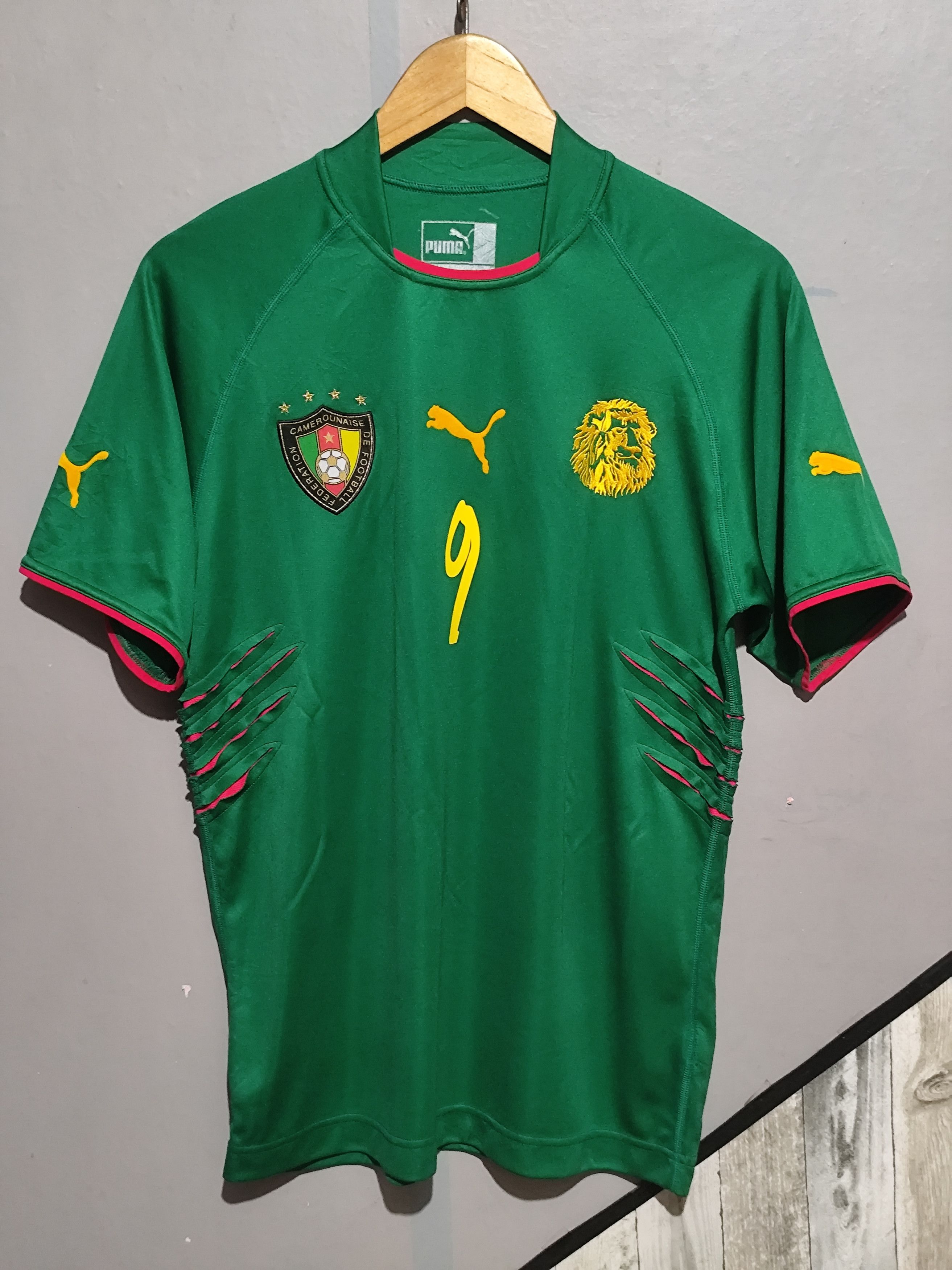 Puma × Vintage Puma x 2004/06 Samuel Eto'o #9 Cameroon Home Jersey Size US M / EU 48-50 / 2 - 2 Thumbnail