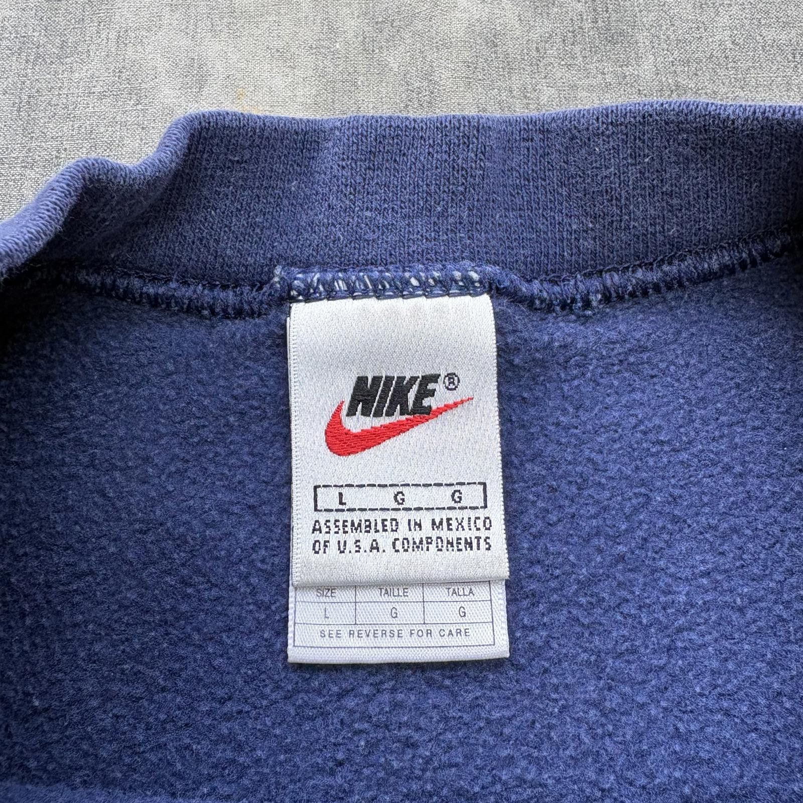 Nike Vintage 90s Blue Nike Embroidered Sportswear Sweatshirt Size US L / EU 52-54 / 3 - 3 Thumbnail