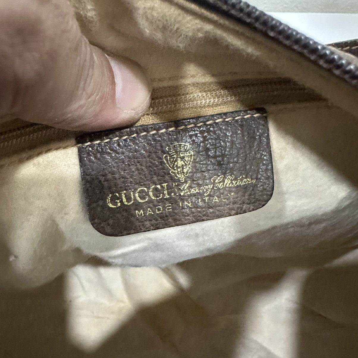 Gucci ‼️YES‼️ VINTAGE GUCCI WEB GG SUPREME SHERRY LINE SHOULDER BAG Size ONE SIZE - 11 Thumbnail