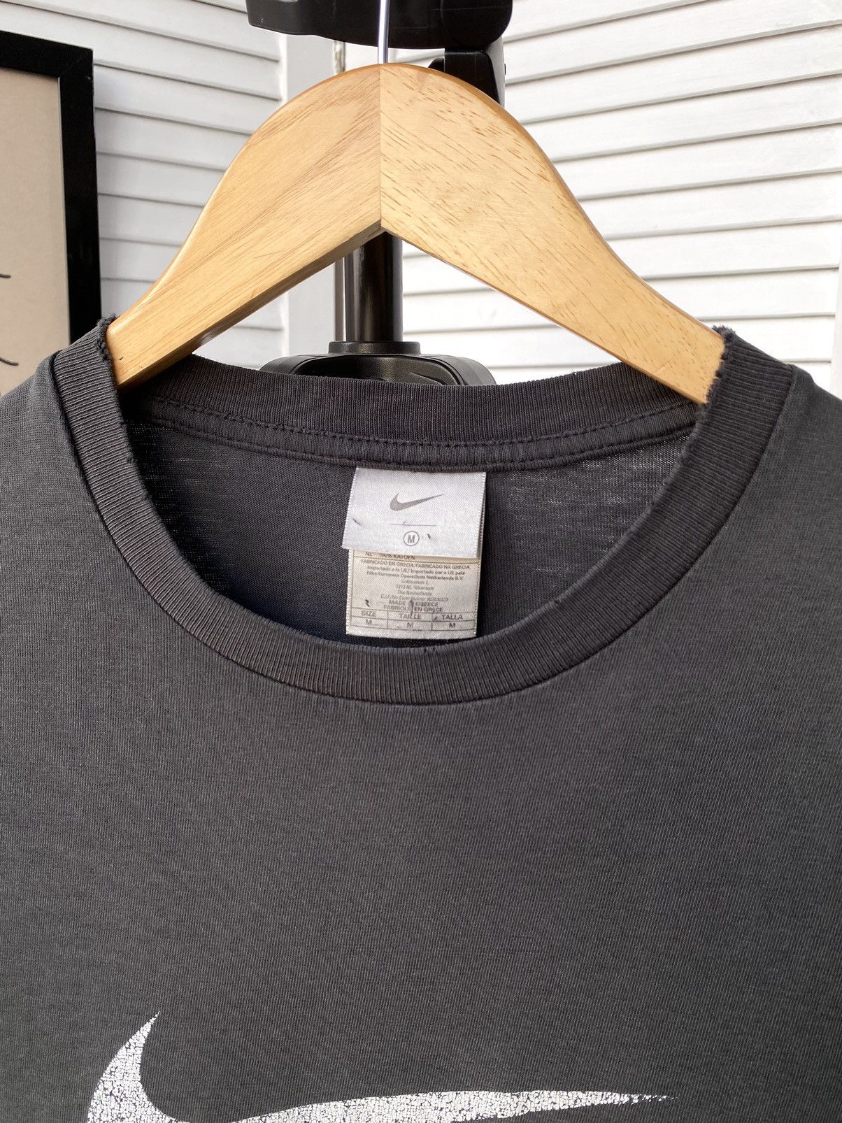 Nike × Vintage Nike Vintage Distressed Center Big Swoosh Faded Tee Shirt Size US M / EU 48-50 / 2 - 6 Thumbnail