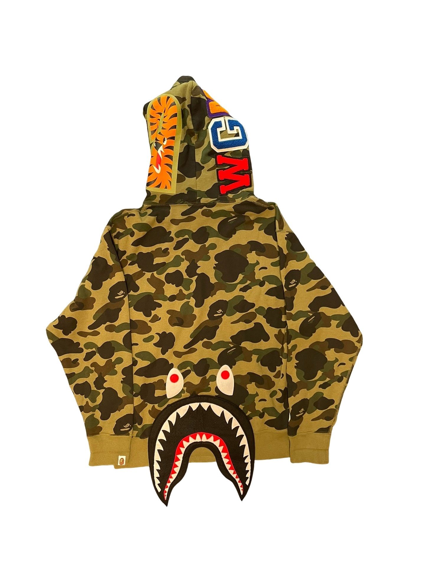 Bape A Bathing Ape Camo Shark Hoodie Size M Size US M / EU 48-50 / 2 - 1 Thumbnail
