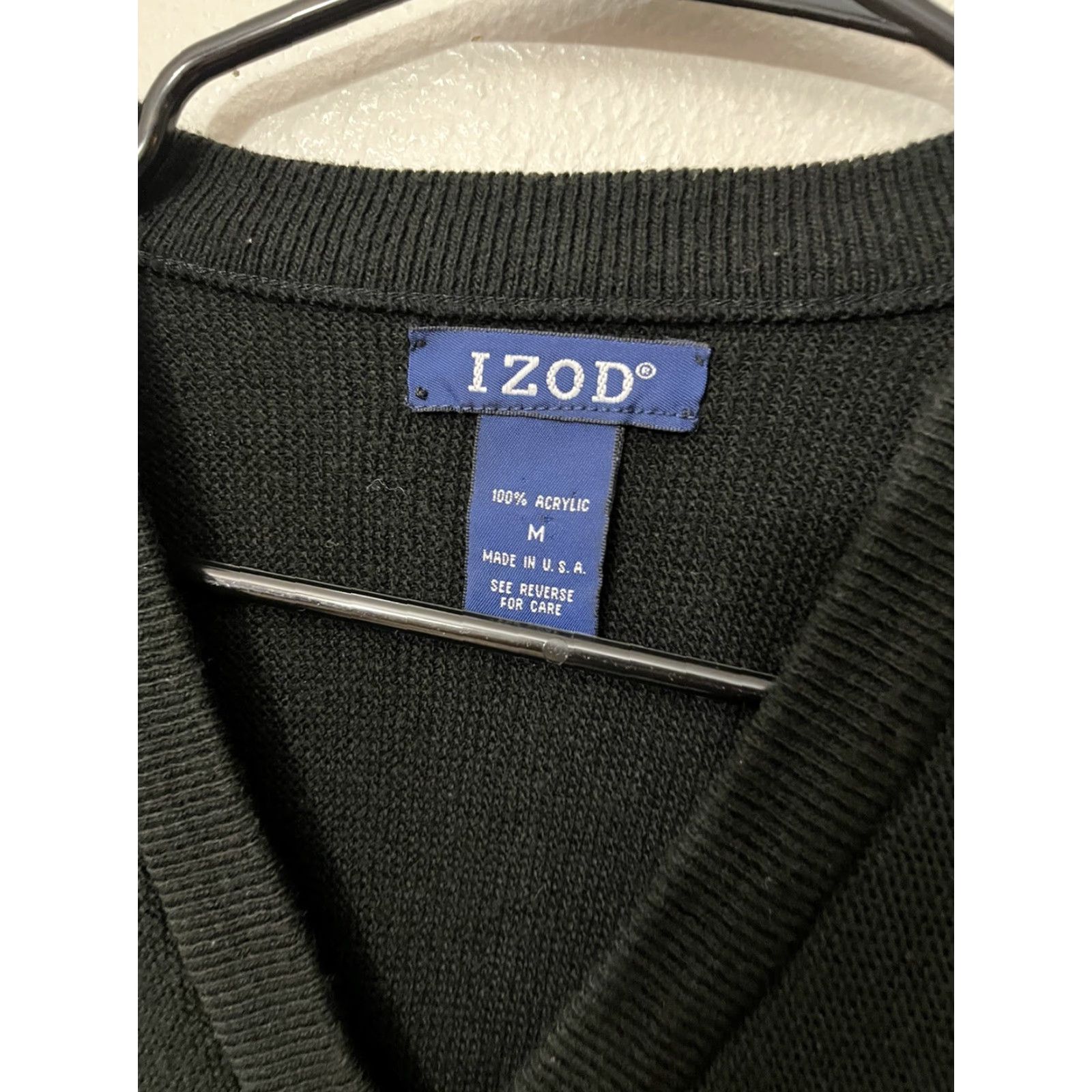 Izod VINTAGE IZOD Sweater Shirt Mens V-Neck Pullover Knit Black M Size Regular Knit Cotton All Seasons 80s-90s Golf Mens Size US M / EU 48-50 / 2 - 3 Thumbnail