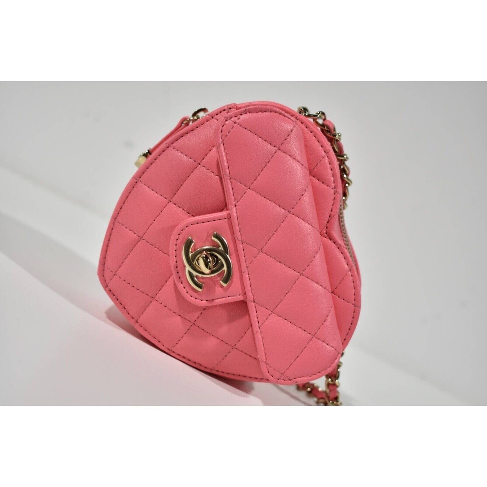 Chanel Chanel Small Runway Heart Flap Chain Shoulder Crossbody Bag Size ONE SIZE - 5 Thumbnail