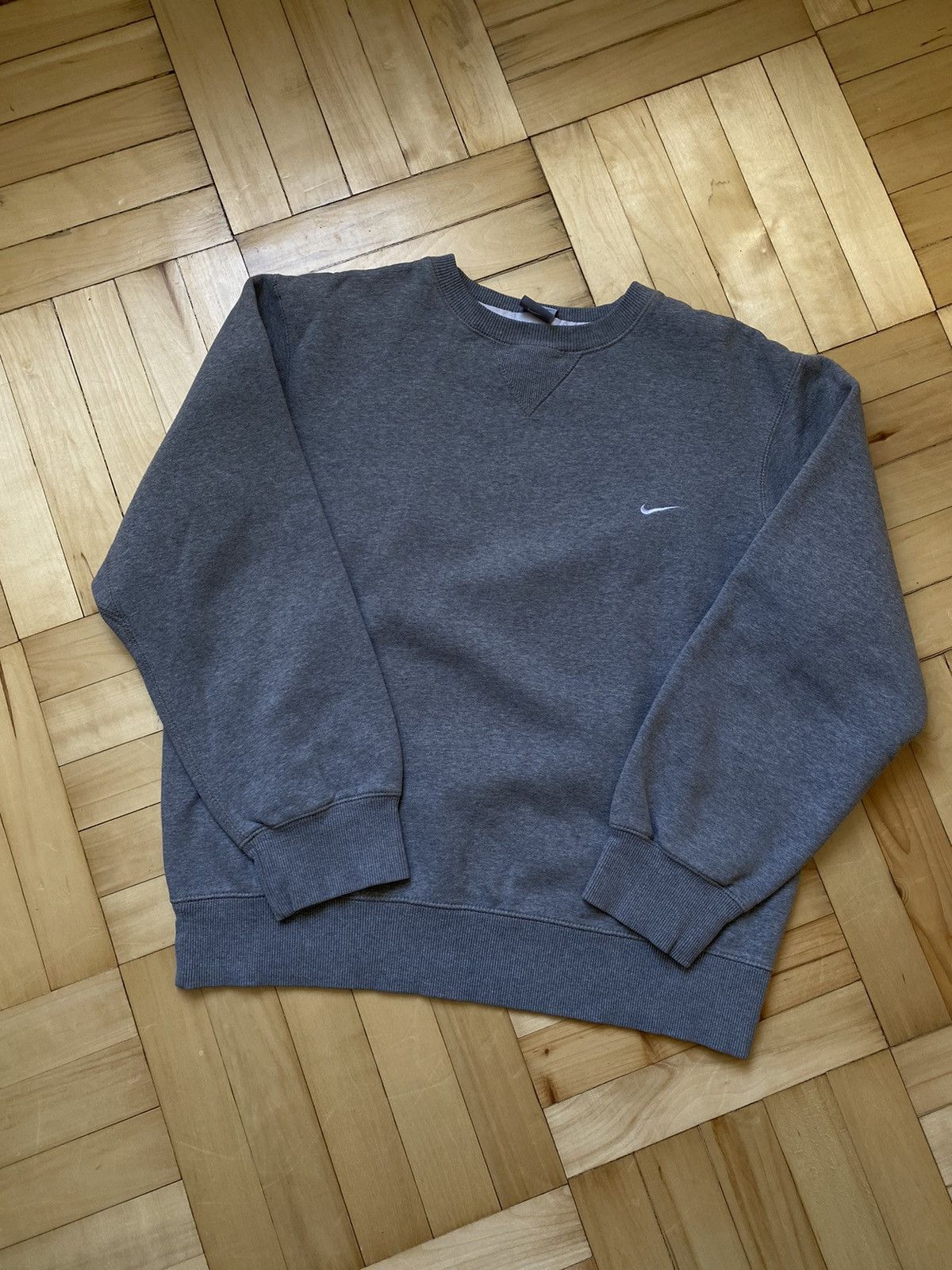 Nike × Vintage Vintage Nike Sweatshirt Top Small Logo Size US L / EU 52-54 / 3 - 6 Thumbnail