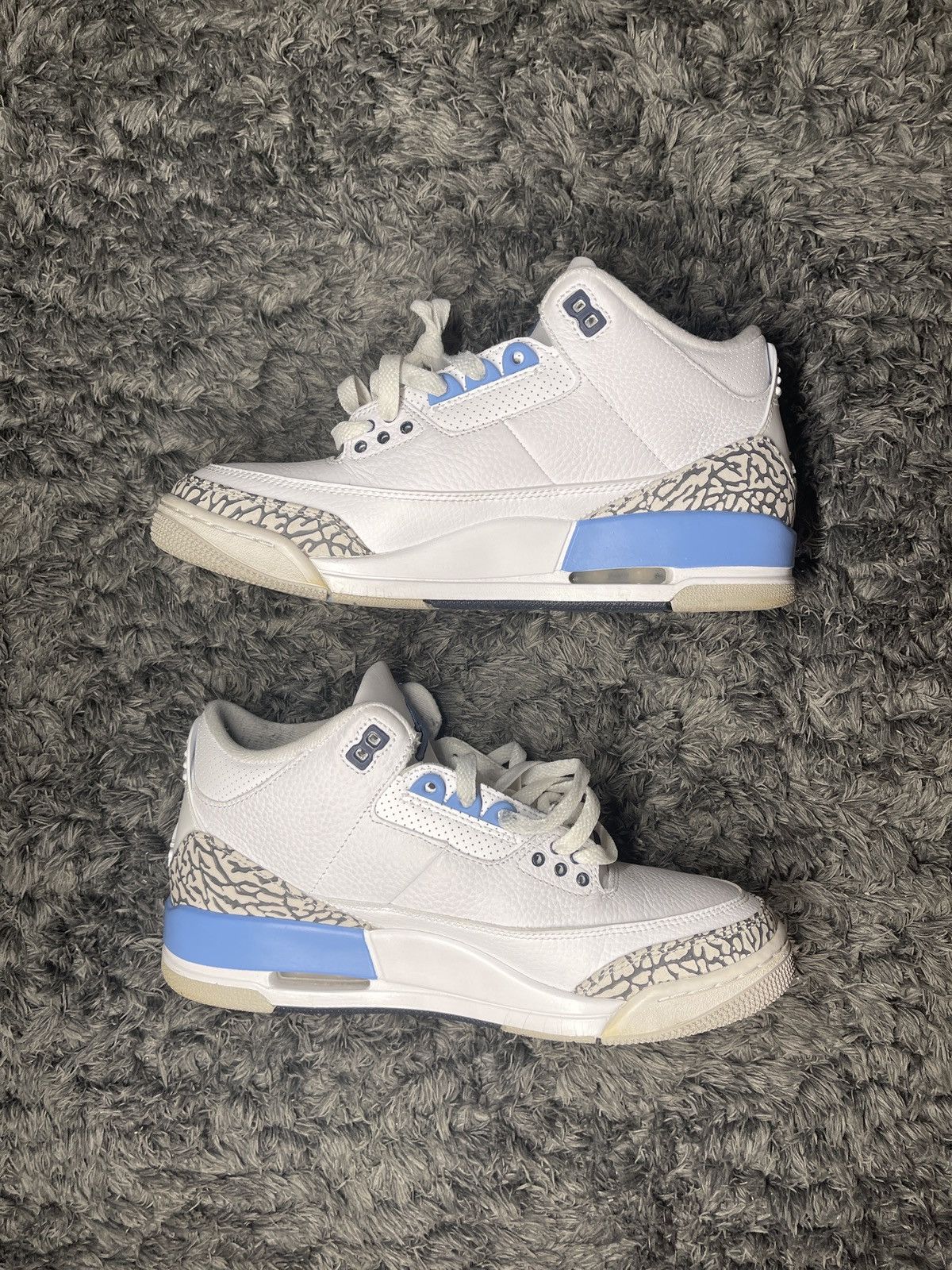Jordan Brand × Nike Air Jordan 3 Retro UNC Size 8.5 (EU42) Size US 8.5 / EU 41-42 - 2 Thumbnail