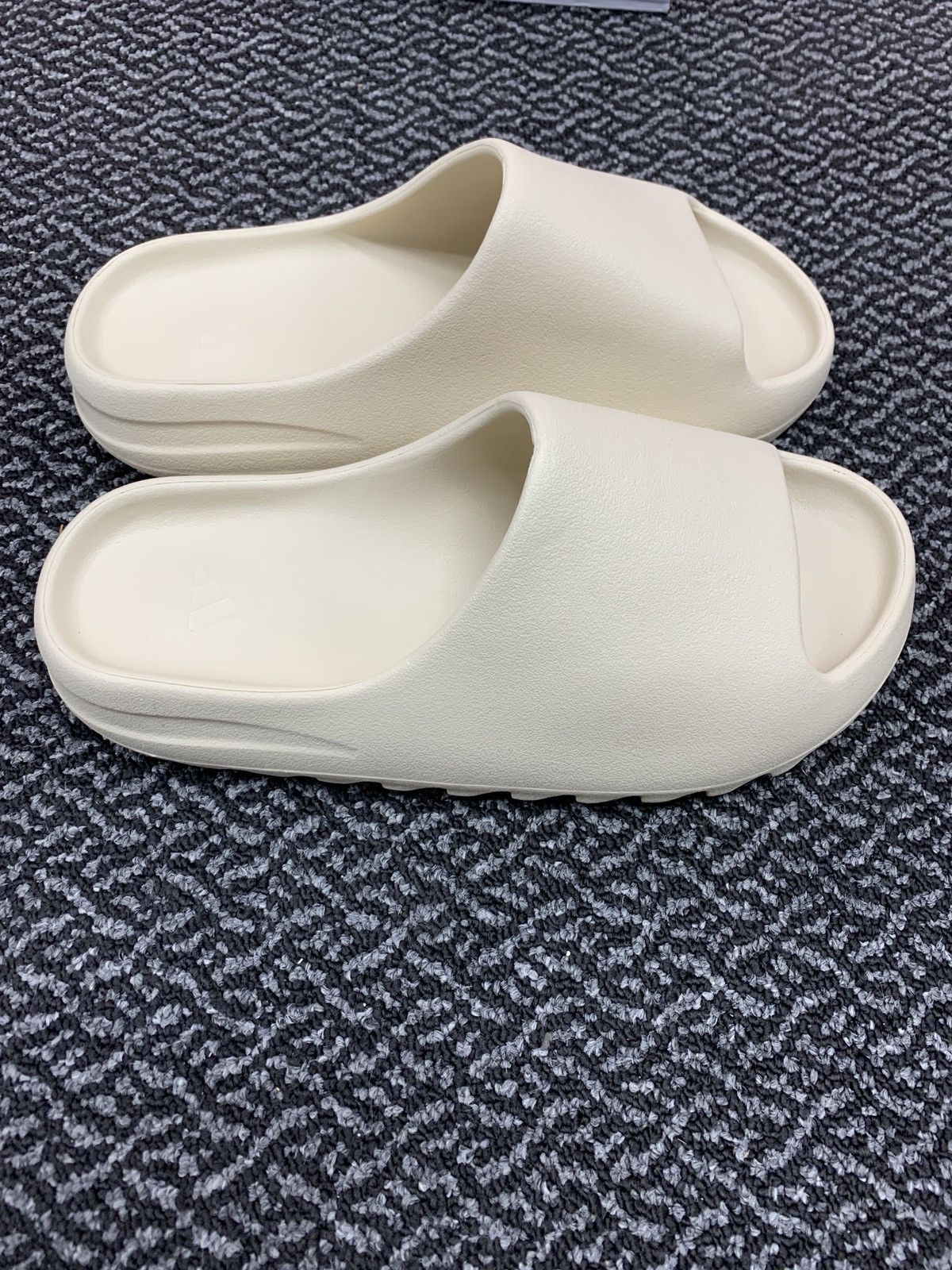 Adidas Yeezy Slide Bone | Size 12 | Brand New (No Box) Adidas Yeezy Slide Bone | Size 12 | Brand New (No Box) main image 4