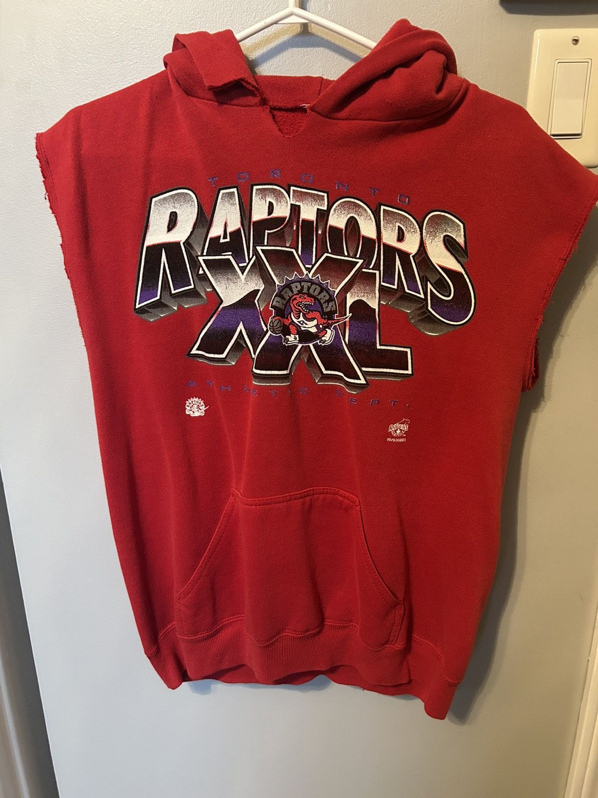 Vintage 90’s Toronto Raptors Vintage Cutoff Hoodie Size US M / EU 48-50 / 2 - 1 Thumbnail
