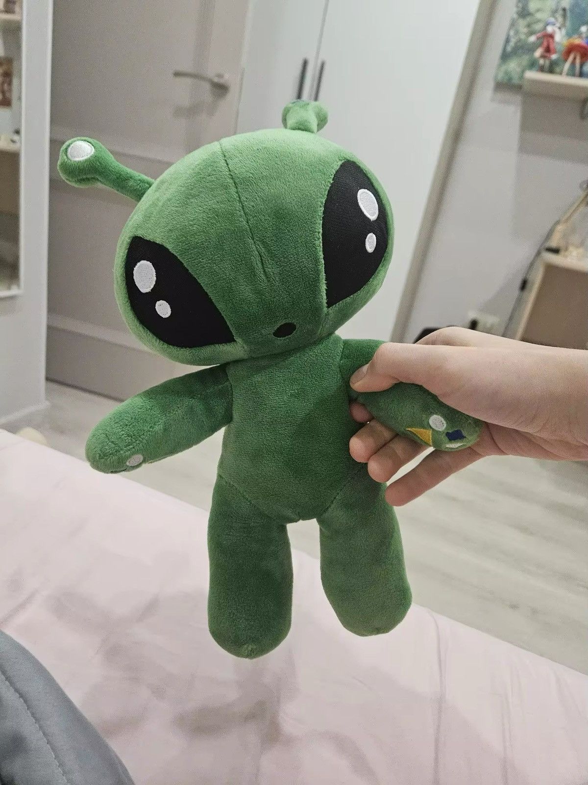 Toy Machine Stuffed Green Alien Plush Toys Doll Size ONE SIZE - 8 Thumbnail
