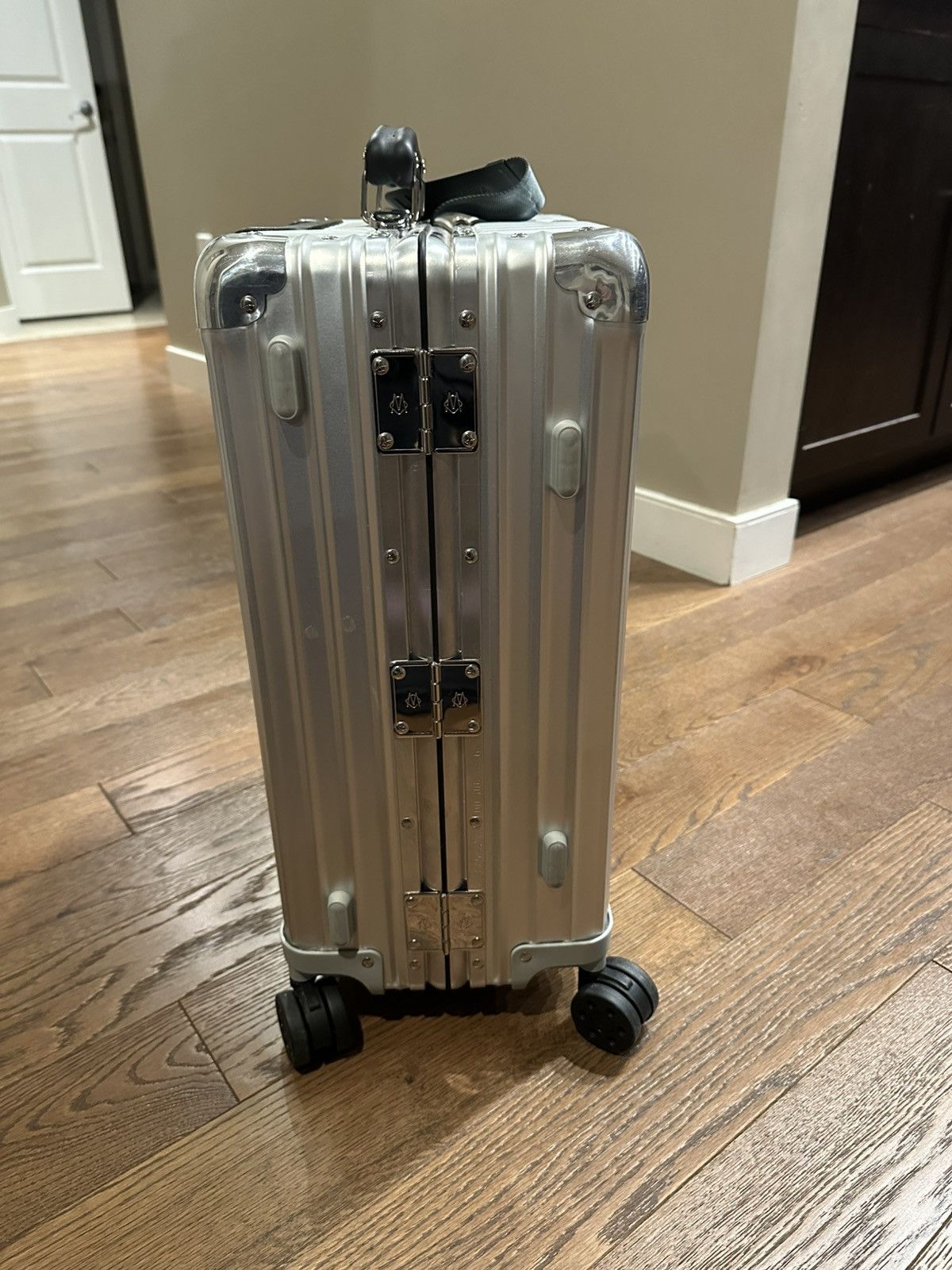Rimowa Rimowa Aluminum Classic Cabin Carry On Silver Suitcase Size ONE SIZE - 3 Thumbnail