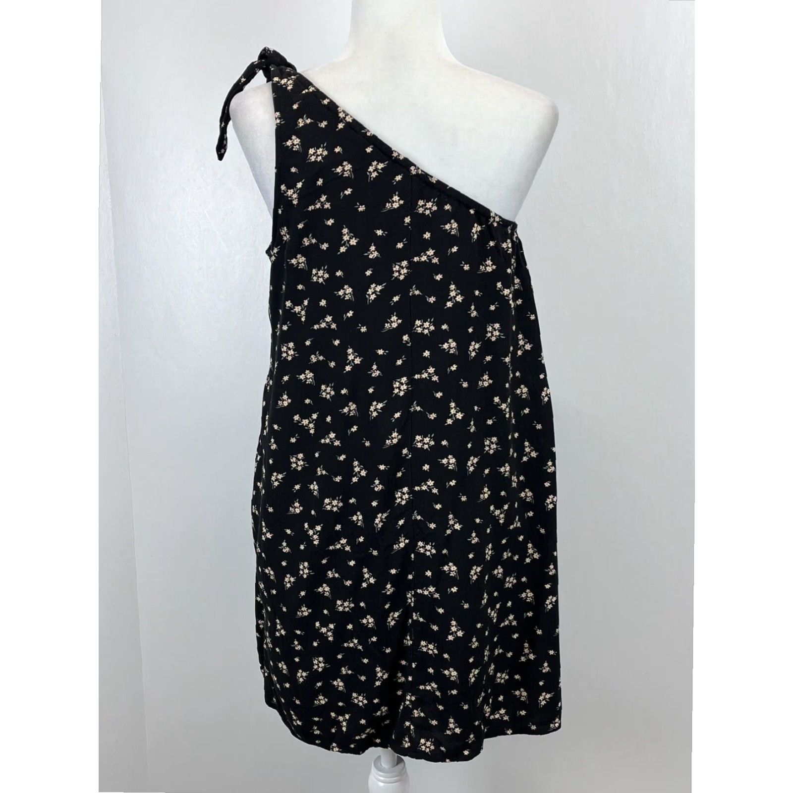 American Eagle Outfitters American Eagle Floral One Shoulder Black Sheath Dress Medium Womens Size M / US 6-8 / IT 42-44 - 3 Thumbnail