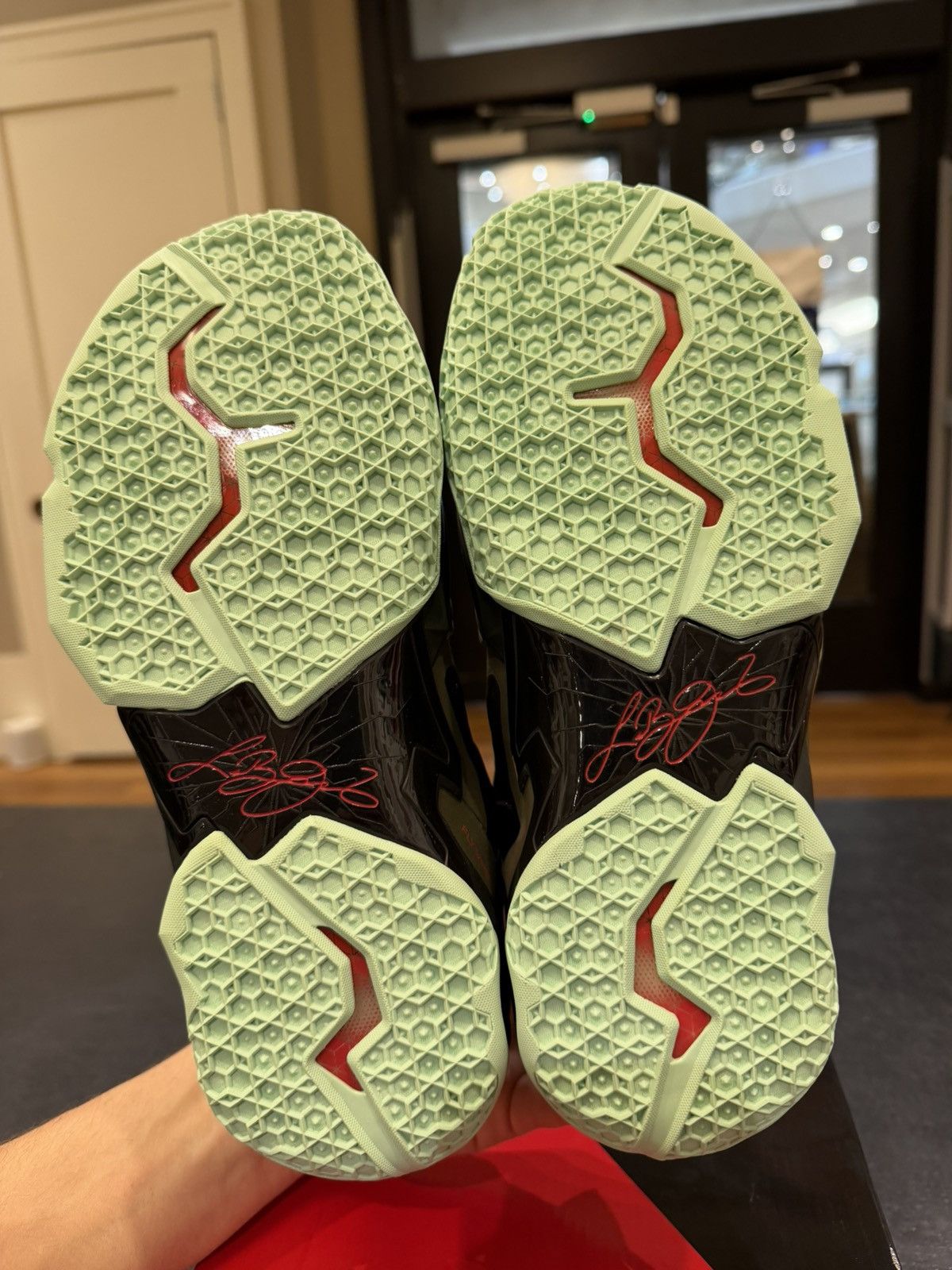 Nike Lebron 11 ‘Kings Pride’ Size US 8 / EU 41 - 5 Thumbnail