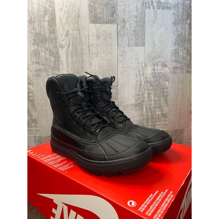 Nike ACG Nike Size 9.5 Woodside II ACG All Terrain Mens Black Boots