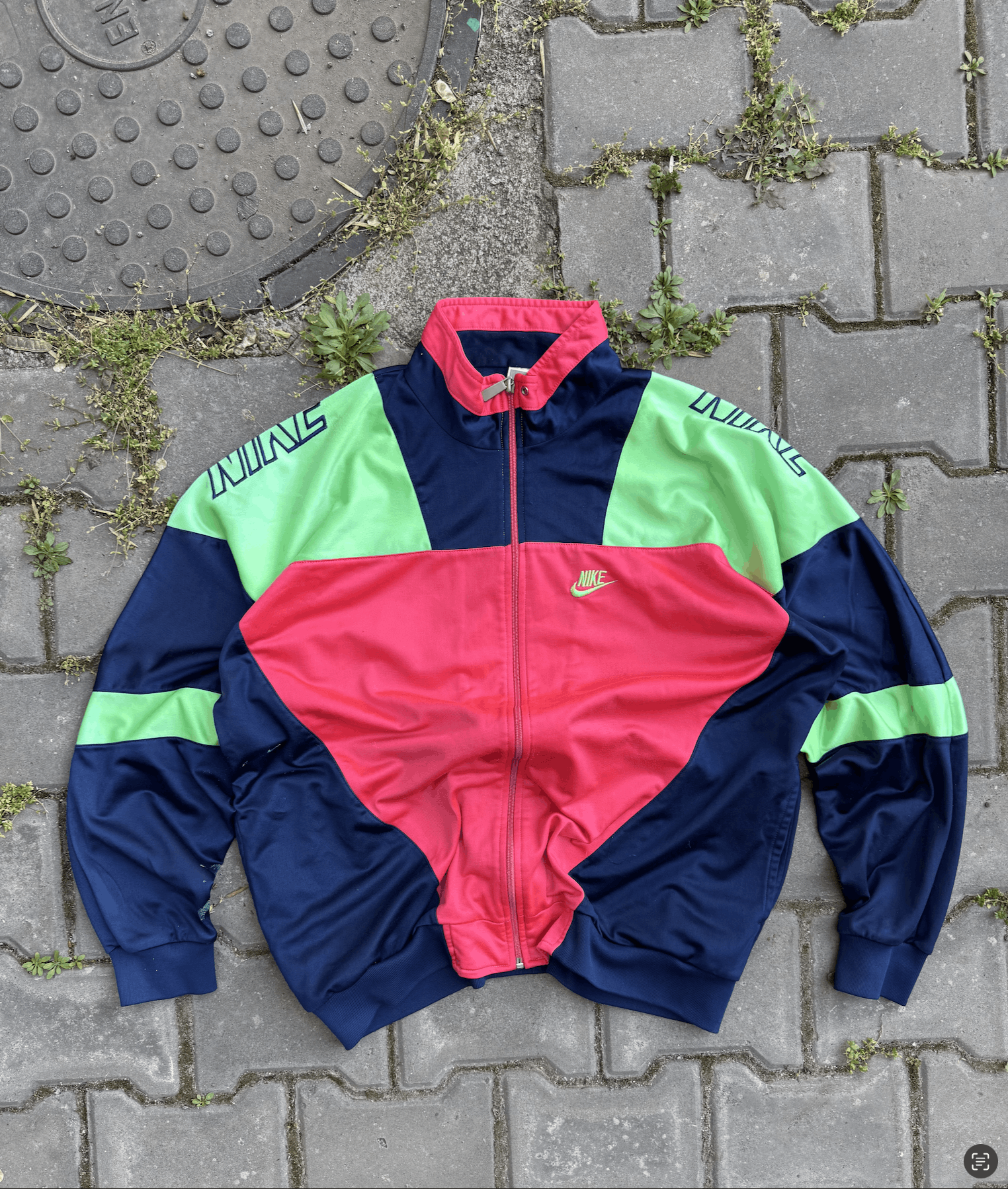 Nike VTG Nike Swoosh Jacket Multi Size L Size US L / EU 52-54 / 3 - 1 Thumbnail