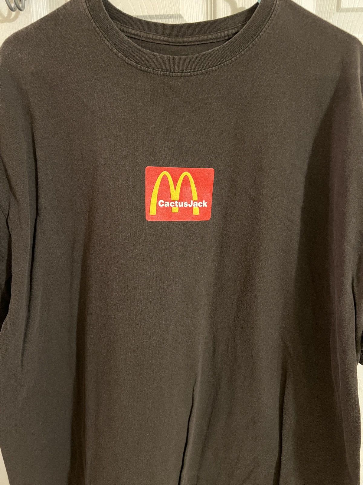 Travis Scott Travis Scott cactus jack McDonald’s sesame seed shirt Size US XL / EU 56 / 4 - 1 Thumbnail