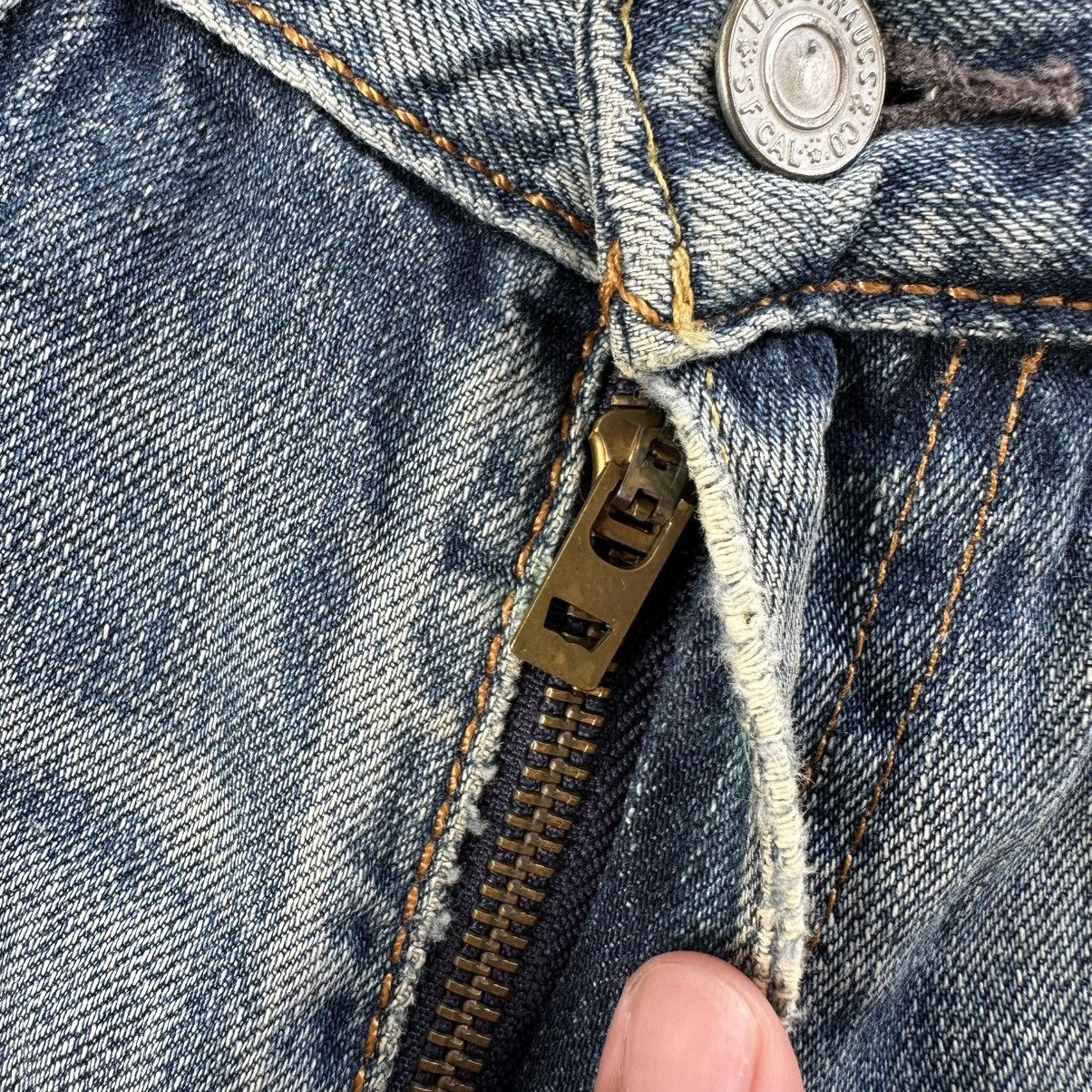 Japanese Brand Vintage Levi’s 505 Faded Distressed Denim Jean Pant W30 Size US 30 / EU 46 - 5 Thumbnail