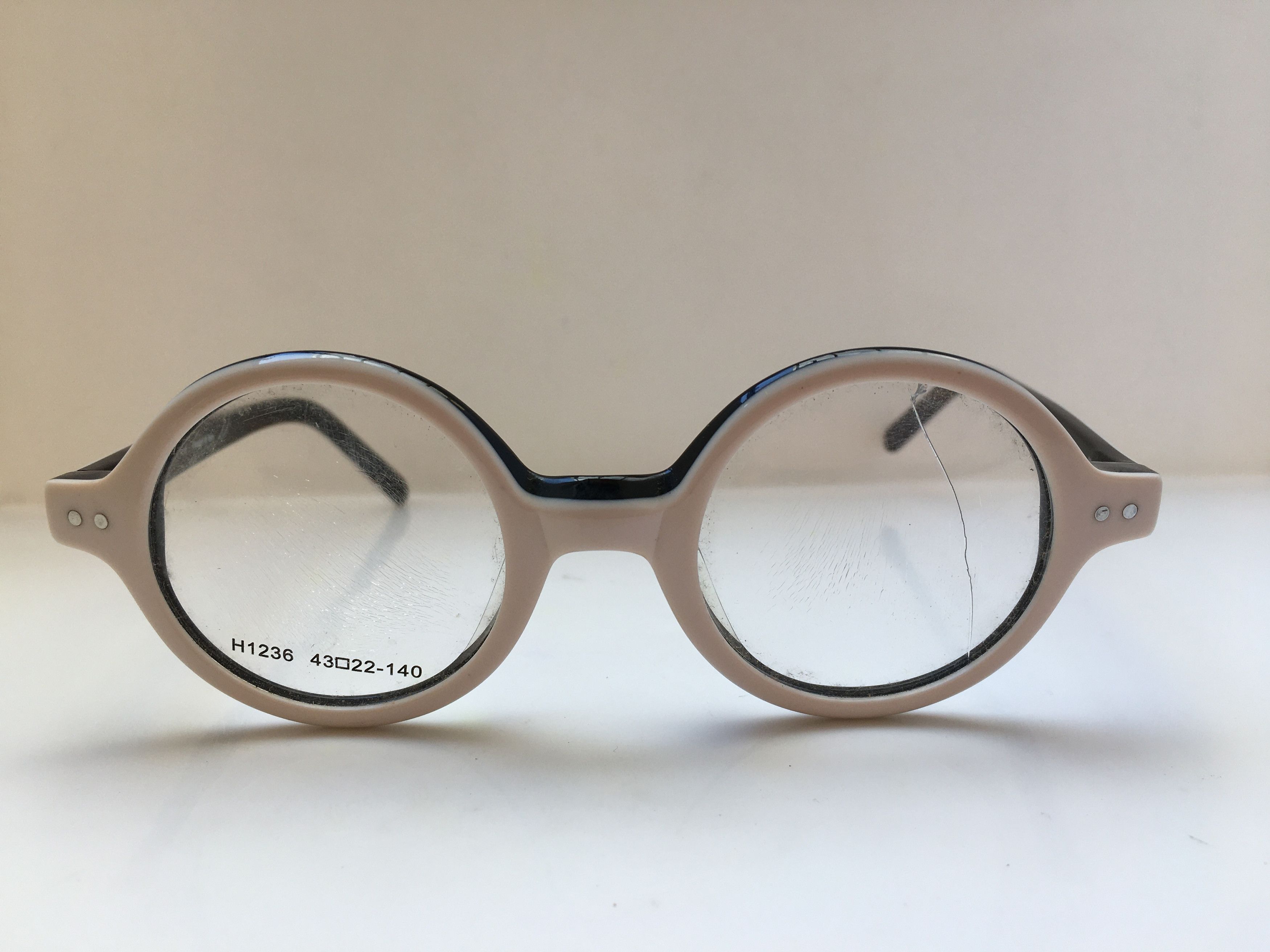 Vintage Vintage Human Skull H1236 Round Eyeglasses Frame Size ONE SIZE - 1 Thumbnail