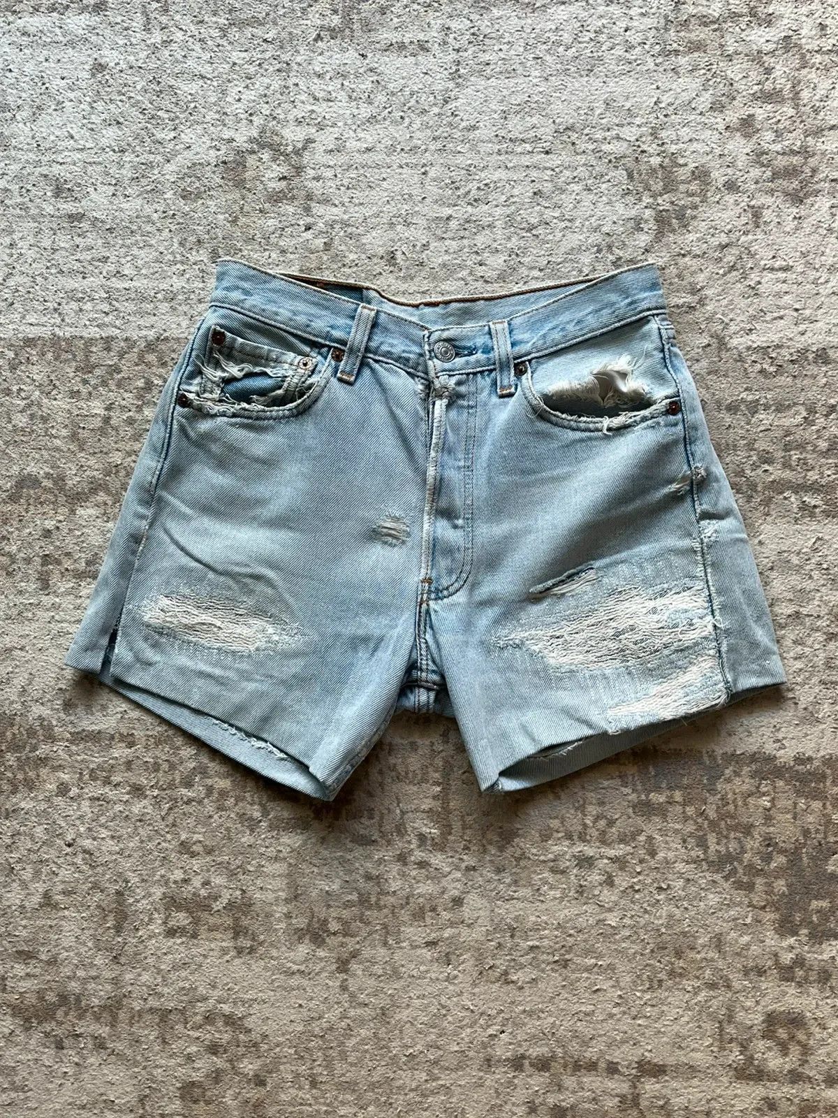 Levi's Levi’s Women Shorts Sz W 28 Made in USA Denim Distressed Size 28" / US 6 / IT 42 - 1 Thumbnail