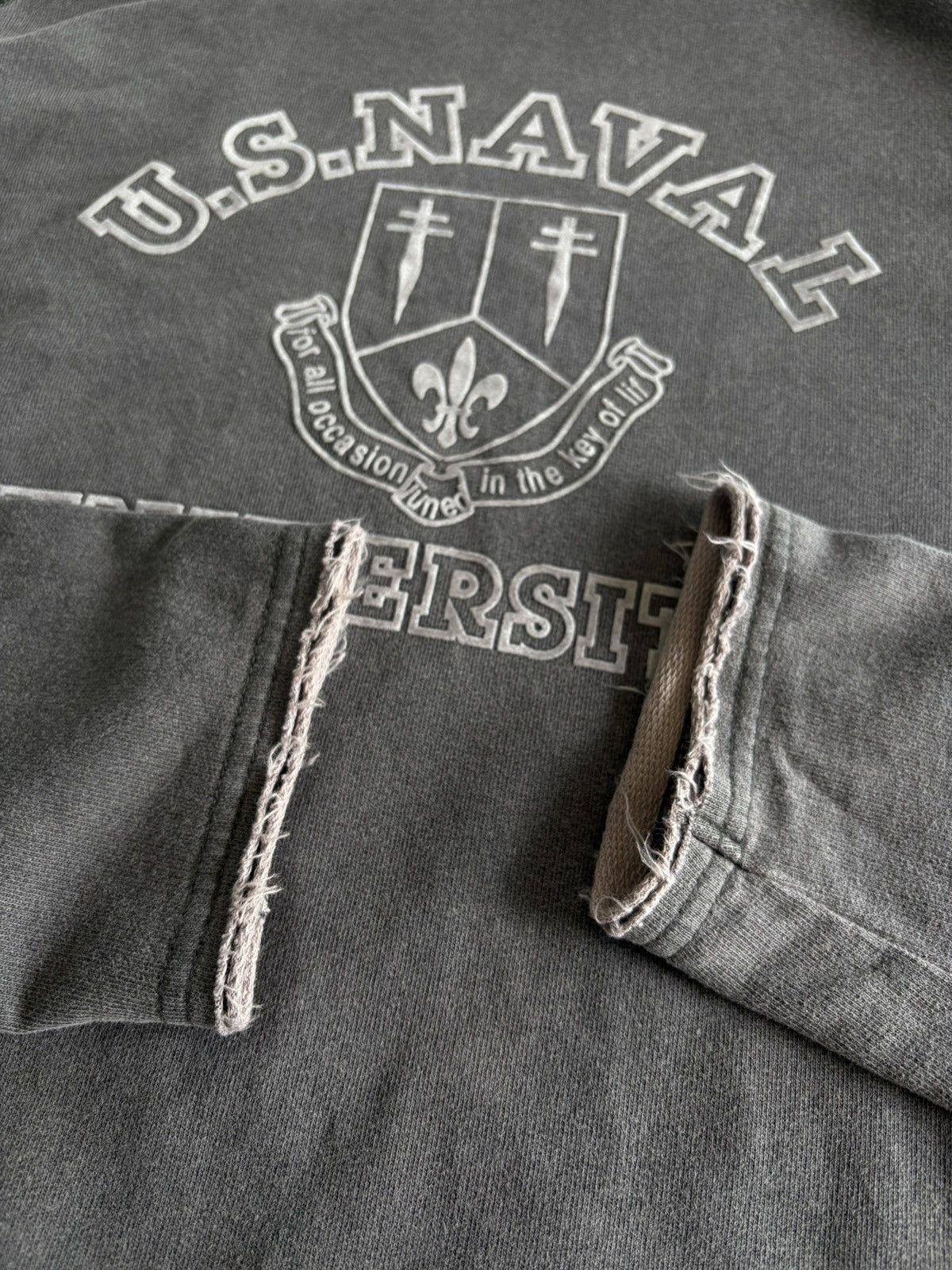 Vintage Vintage US NAVAL UNIVERSITY Long Sleeve Tshirt Size US M / EU 48-50 / 2 - 10 Thumbnail