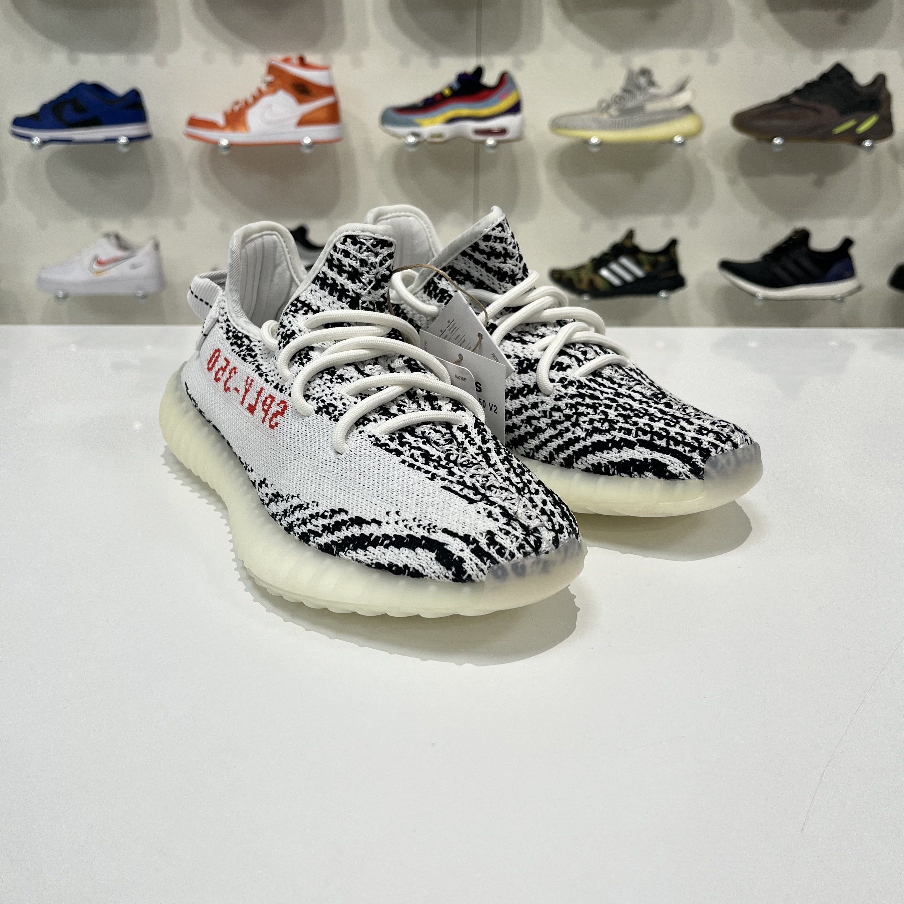 Adidas Adidas Yeezy Boost 350 V2 Zebra Size US 5 / EU 37 - 8 Thumbnail