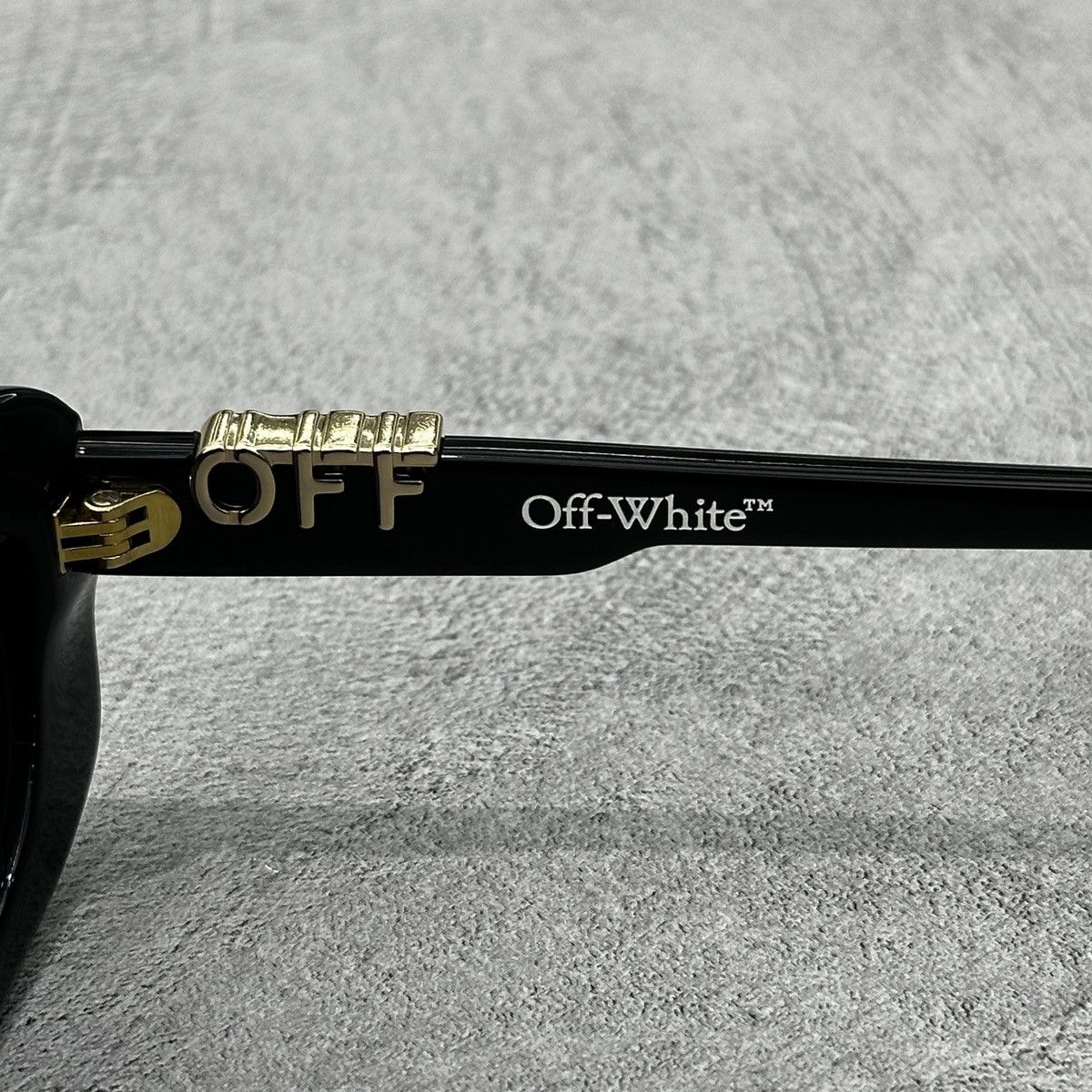 OFF WHITE RENTON SUNGLASSES