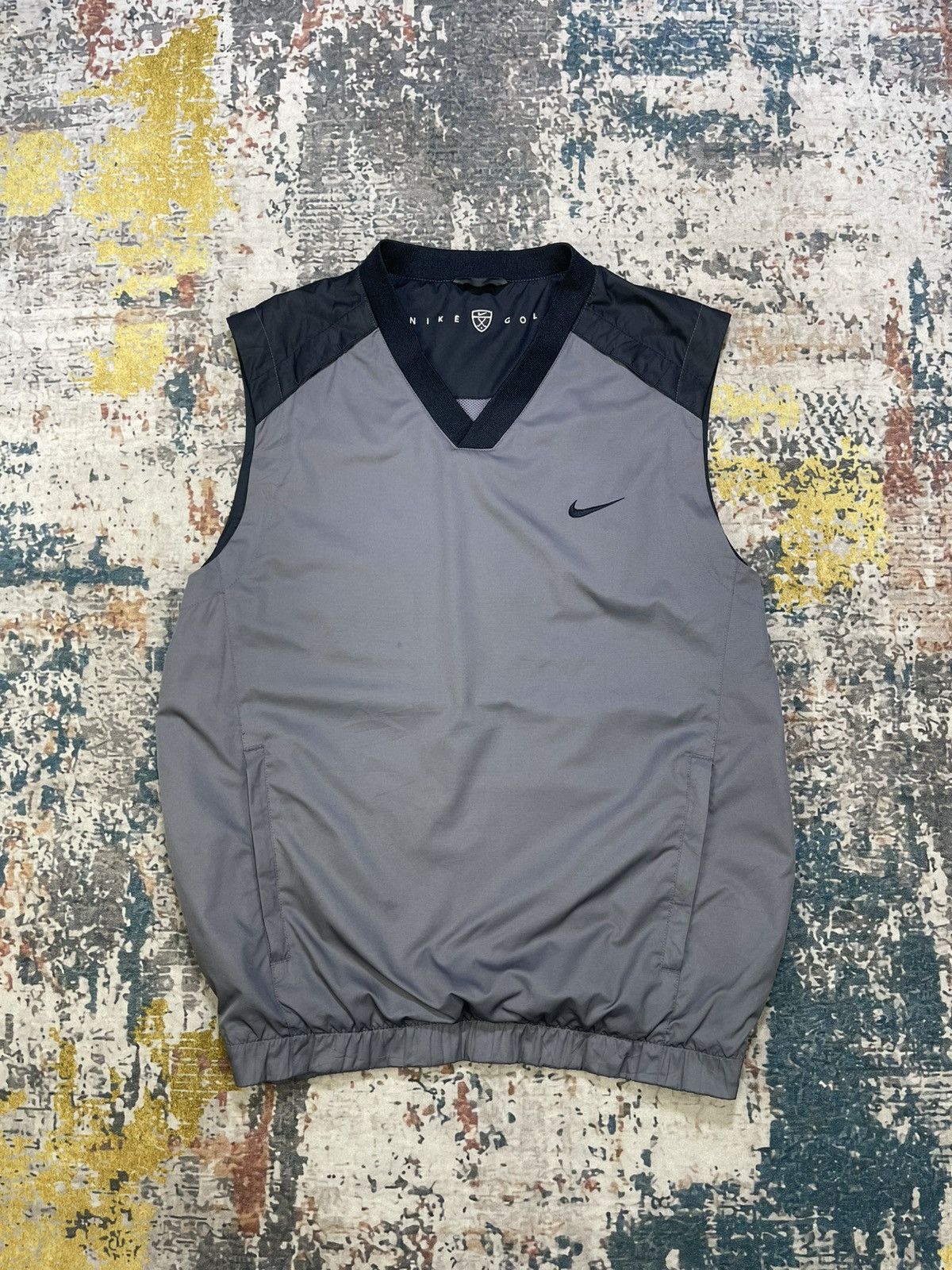 Nike Y2k Nike Golf Sleeveless V-Neck Pullover Vest Size US S / EU 44-46 / 1 - 1 Thumbnail