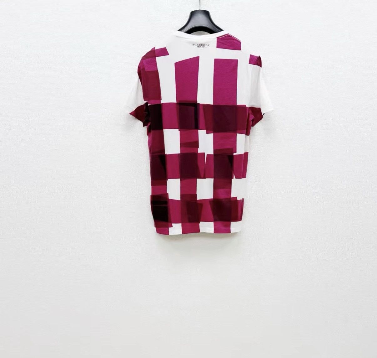 Burberry BURBERRY 100% Cotton Short Sleeve T-shirt J30 Size US L / EU 52-54 / 3 - 4 Thumbnail
