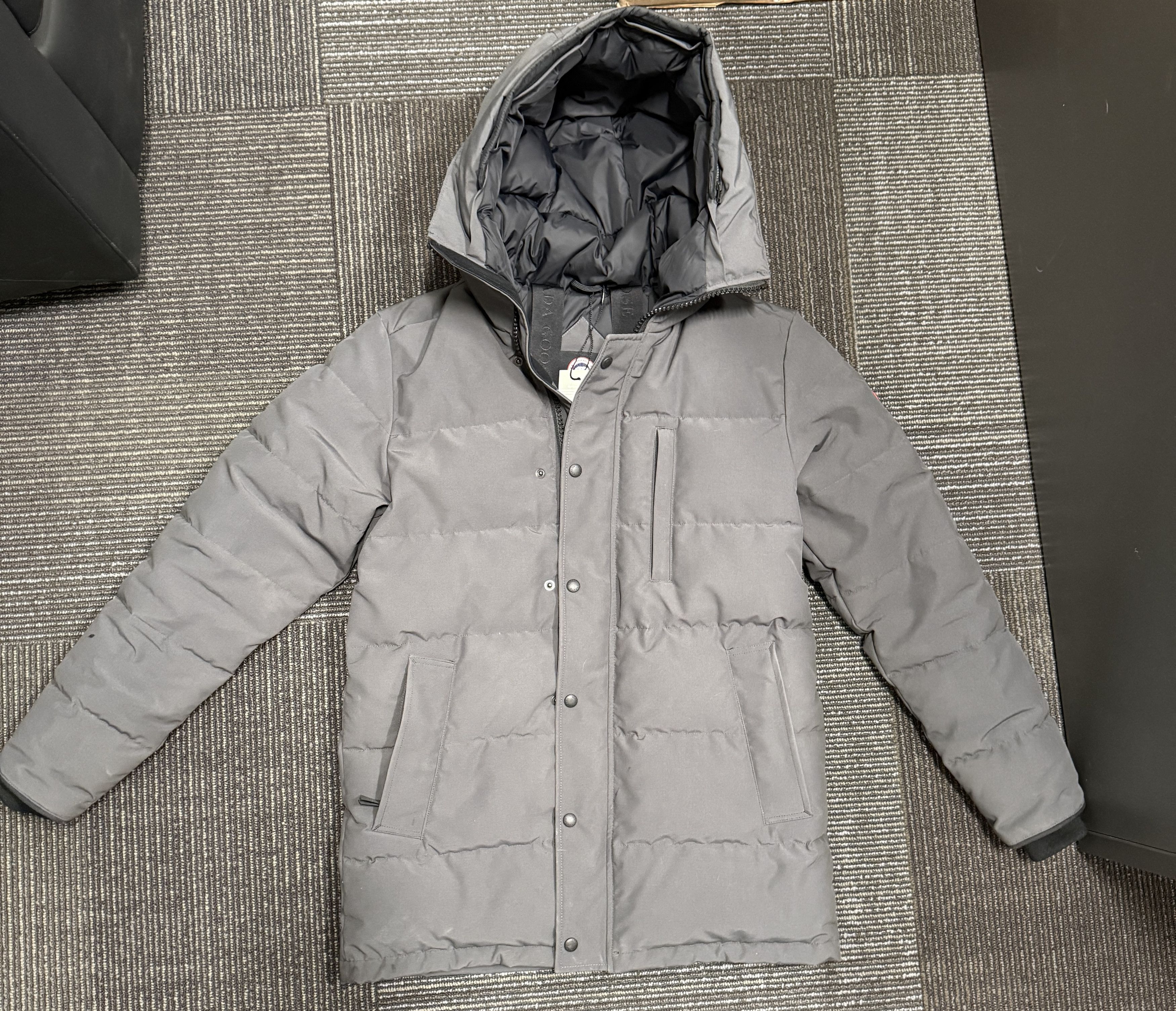 Canada Goose NWT Canada Goose Carson Parka in Graphite (Men's Small) Size US S / EU 44-46 / 1 - 2 Thumbnail