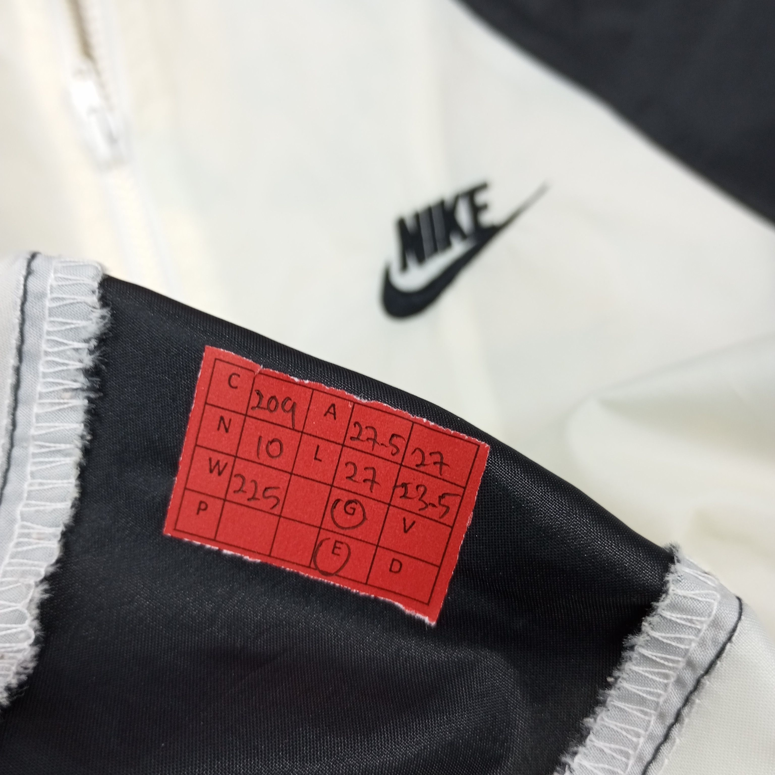 Nike × Vintage Nike Sportswear Style Small Logo Design Windbreaker Jacket Size US XXL / EU 58 / 5 - 8 Thumbnail