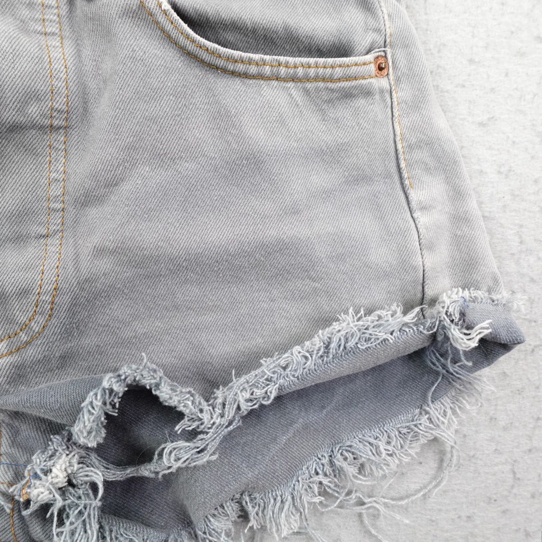 Levi's VINTAGE Levi's Shorts Womens 29 Gray Denim 501 Cutoff Button Fly Distressed 80s Size 29" - 4 Thumbnail
